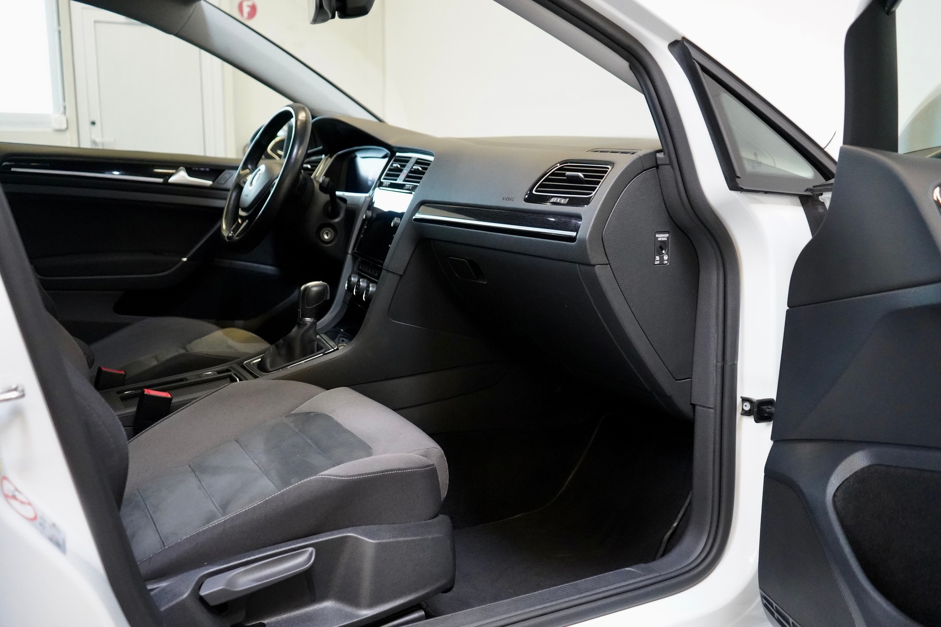 VW Golf 1.5 TSI EVO Highline DSG-image-5