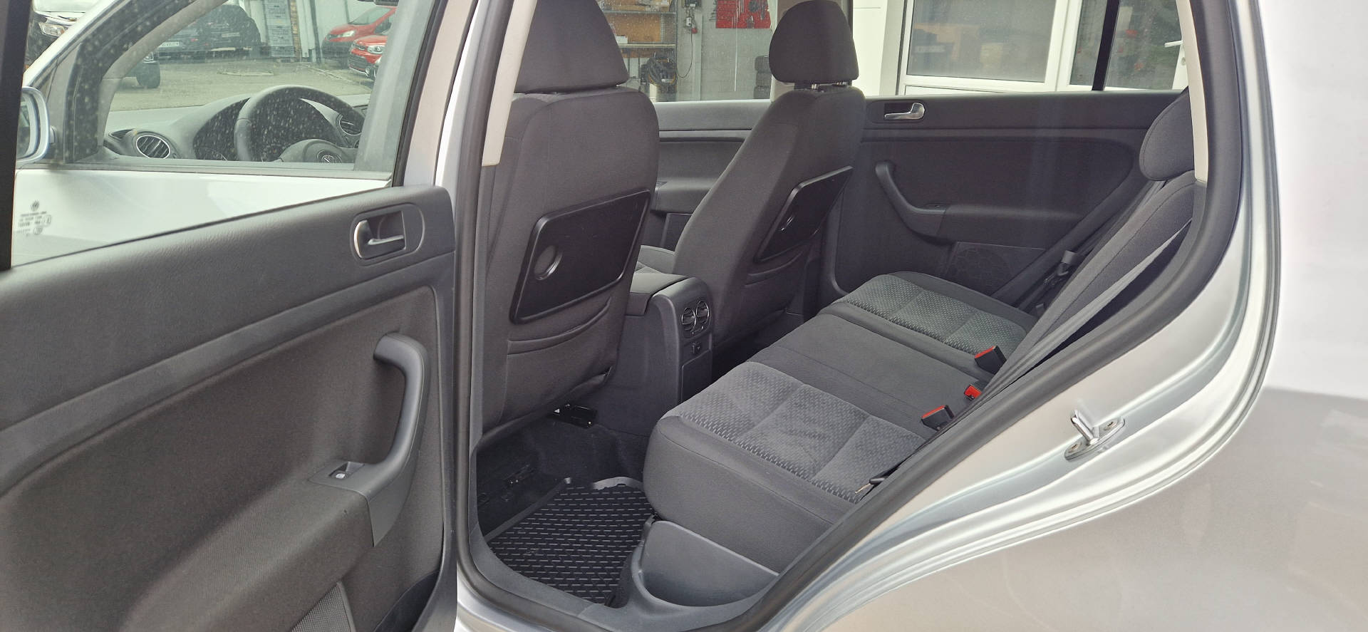 VW Golf Plus 2.0 TDI 140 CR Comfortline DSG-image-10