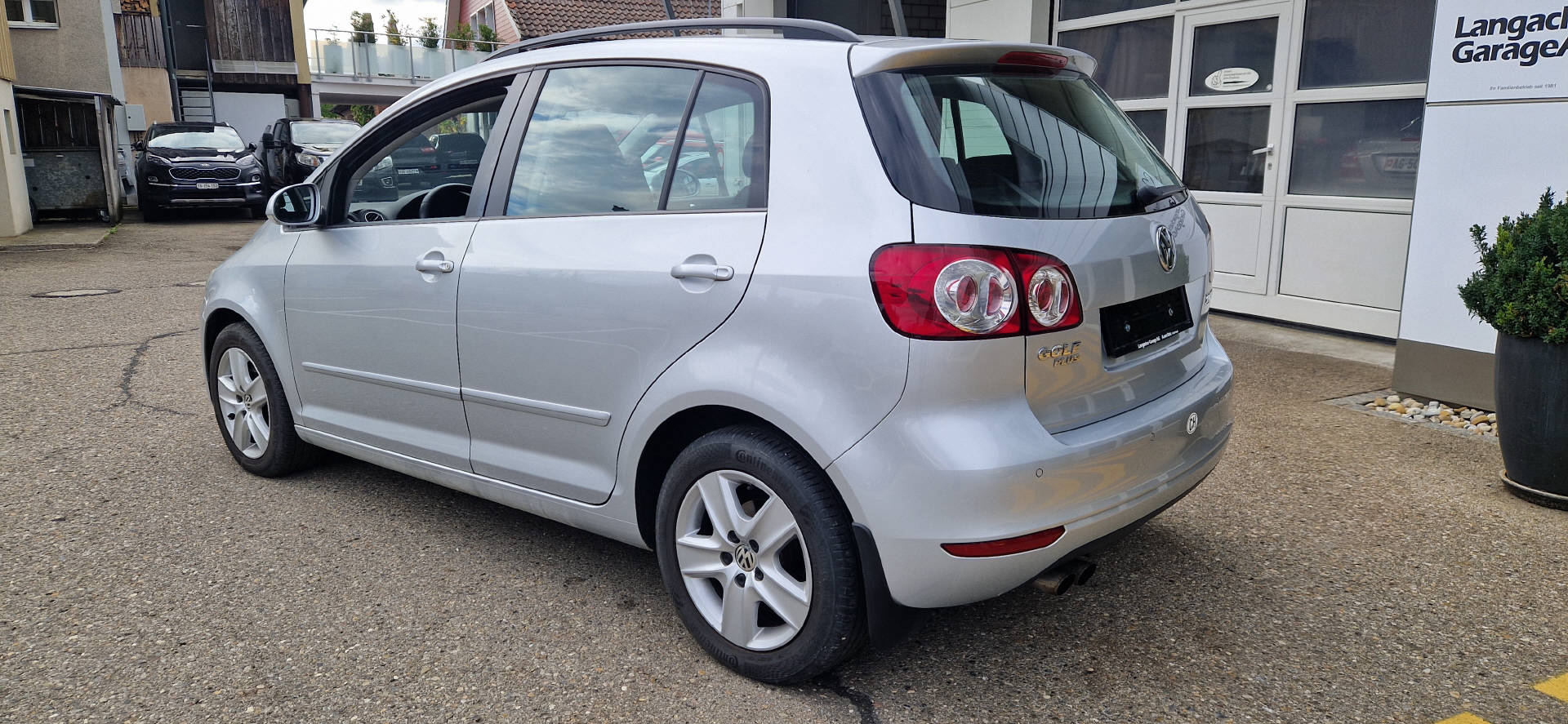 VW Golf Plus 2.0 TDI 140 CR Comfortline DSG-image-11