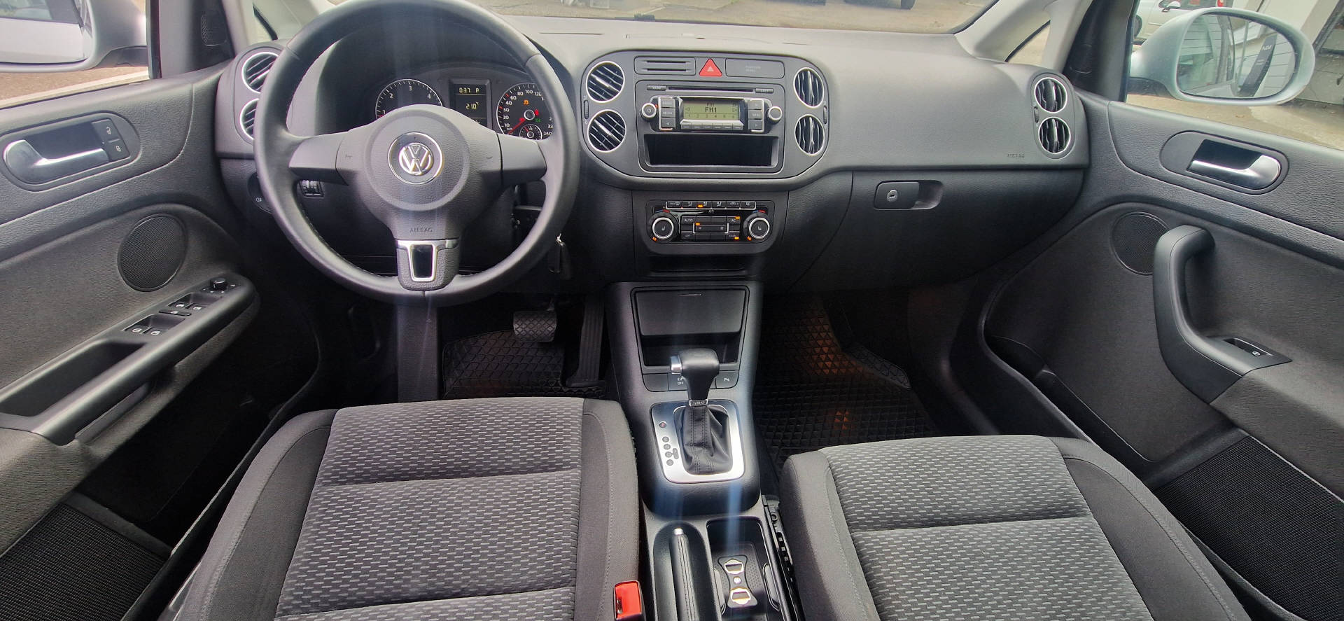 VW Golf Plus 2.0 TDI 140 CR Comfortline DSG-image-5