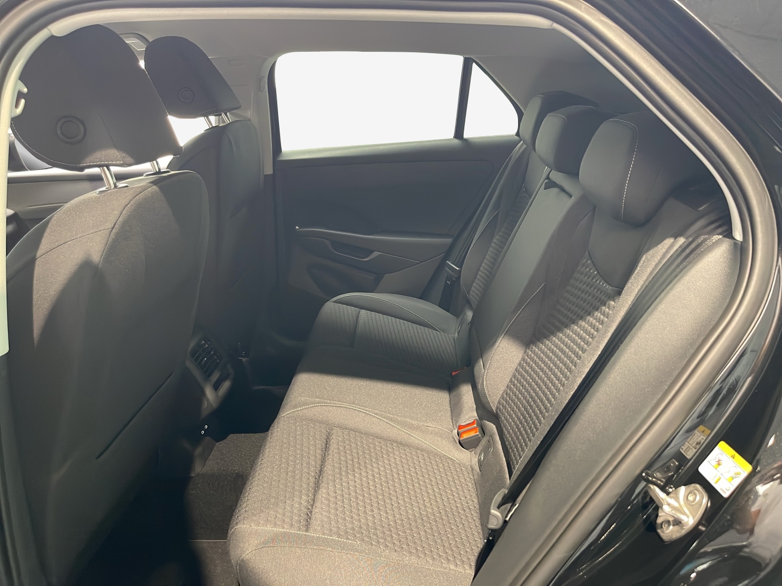 VW T-Roc 1.5 eTSI mHEV Life DSG-image-11
