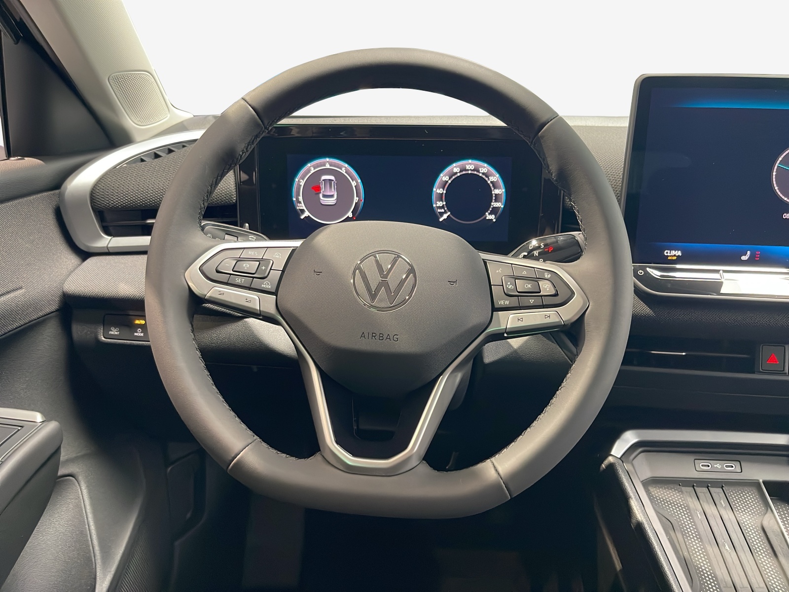 VW T-Roc 1.5 eTSI mHEV Life DSG-image-9
