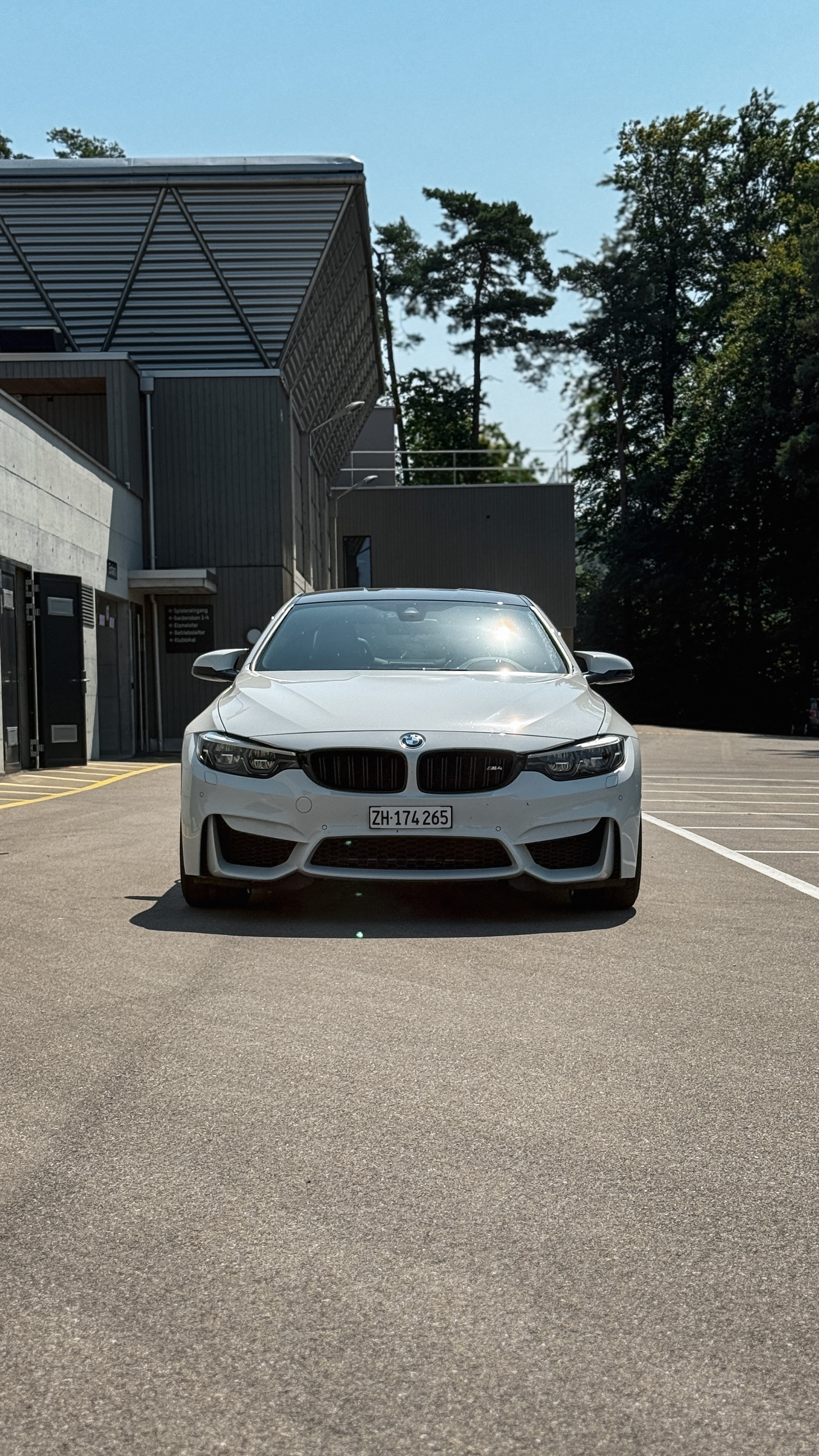 BMW M4 Competition, 8-Fach Bereift, Ohne OPF, Facelift-image-1