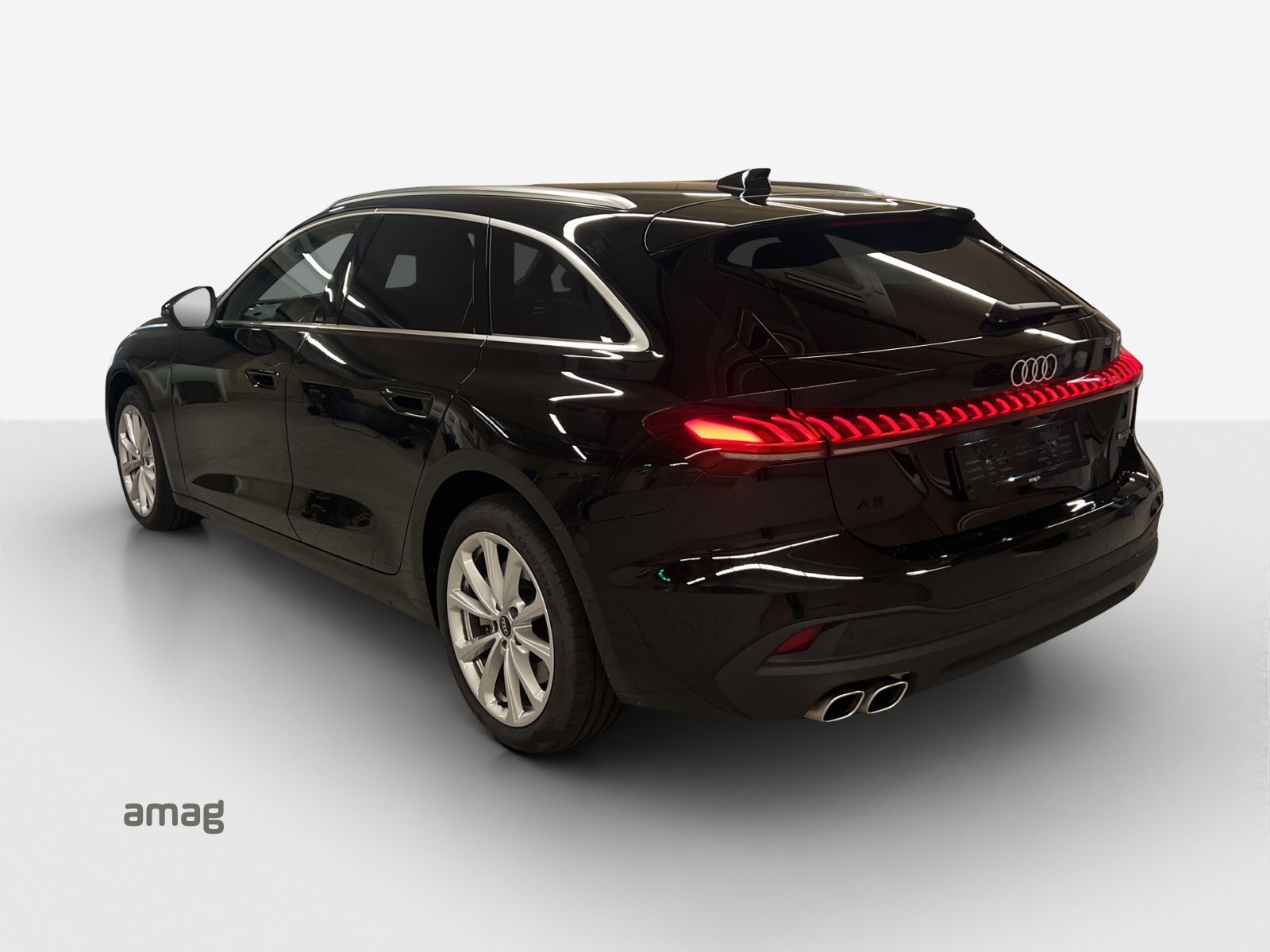 AUDI A5 Avant TDI quattro 150 kW Attraction S tronic-image-2