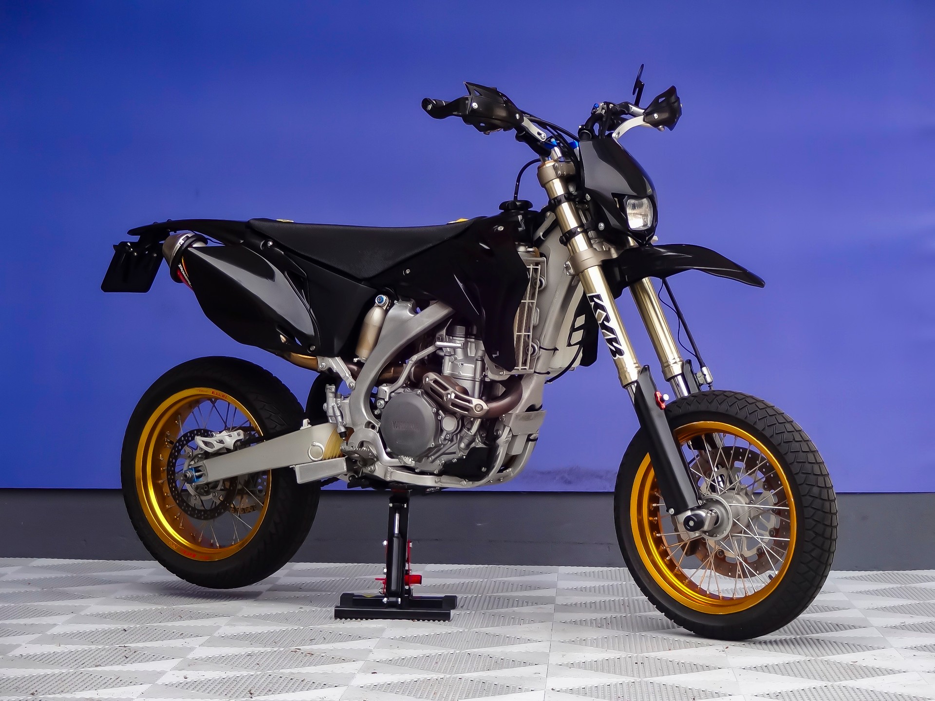 YAMAHA YZ450 Supermoto-showroom-element-1