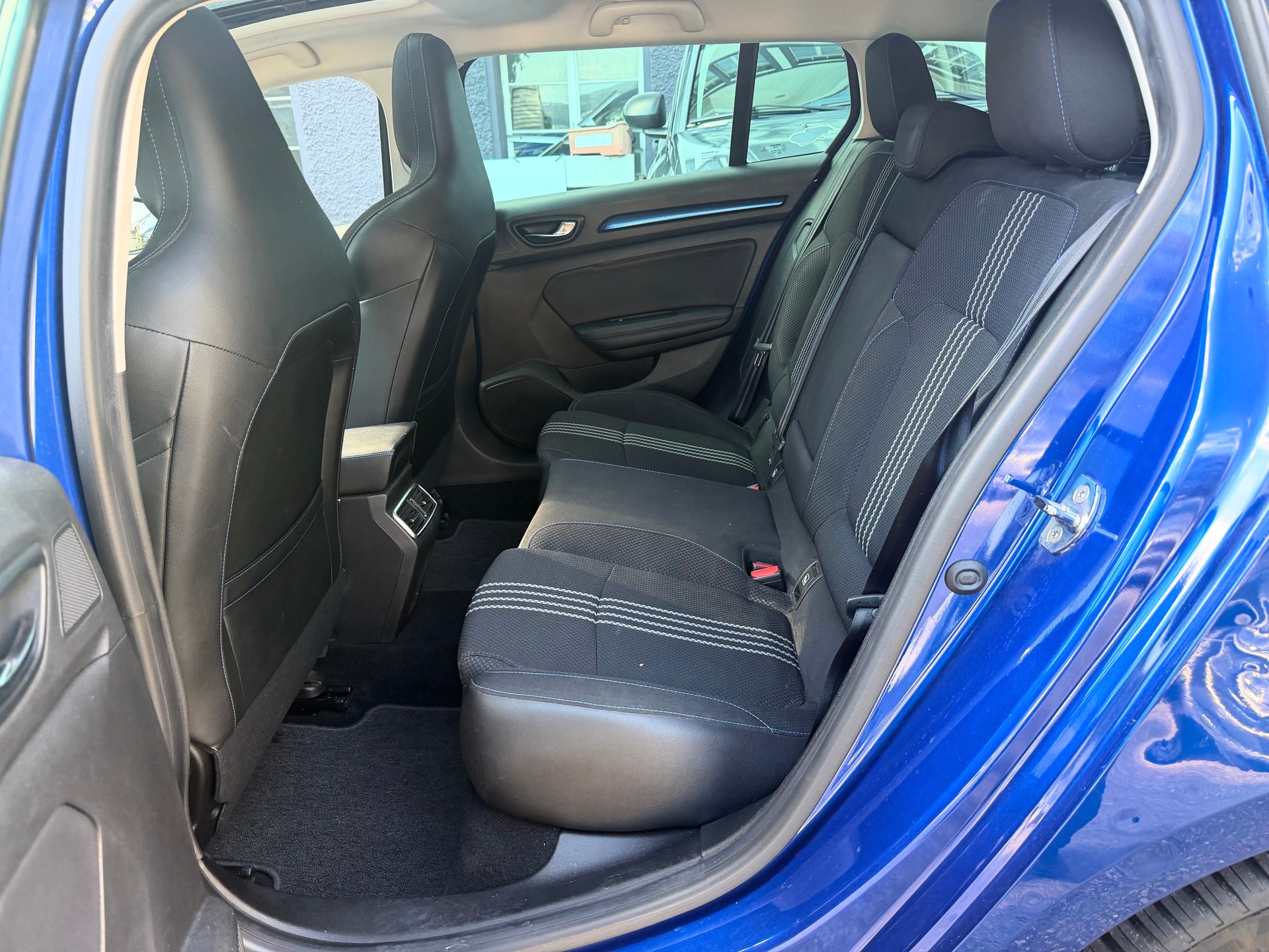 RENAULT Mégane Grandtour 1.6 16V Turbo GT EDC-image-9