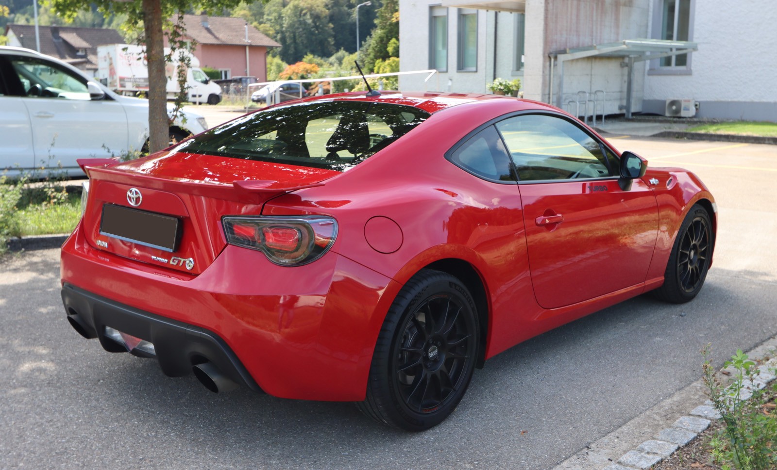 TOYOTA GT 86-image-1