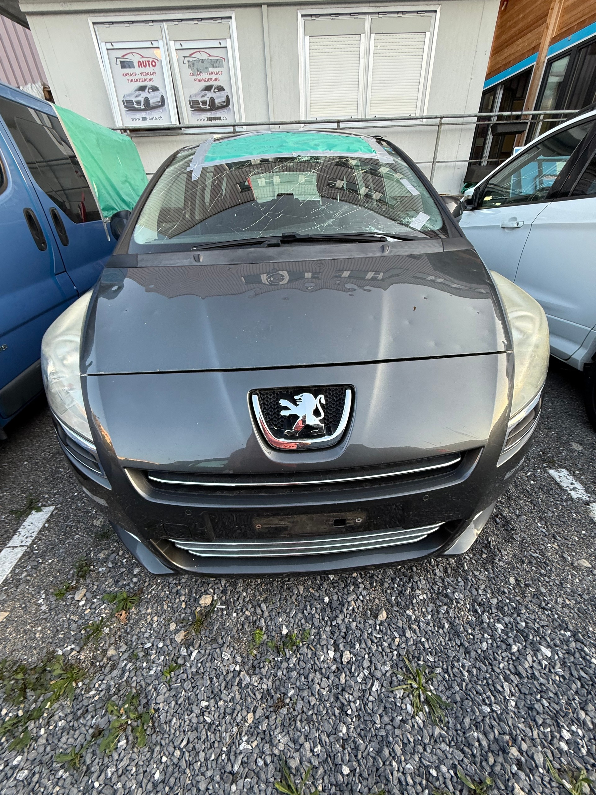 PEUGEOT 5008 2.0 HDI Business-image-4