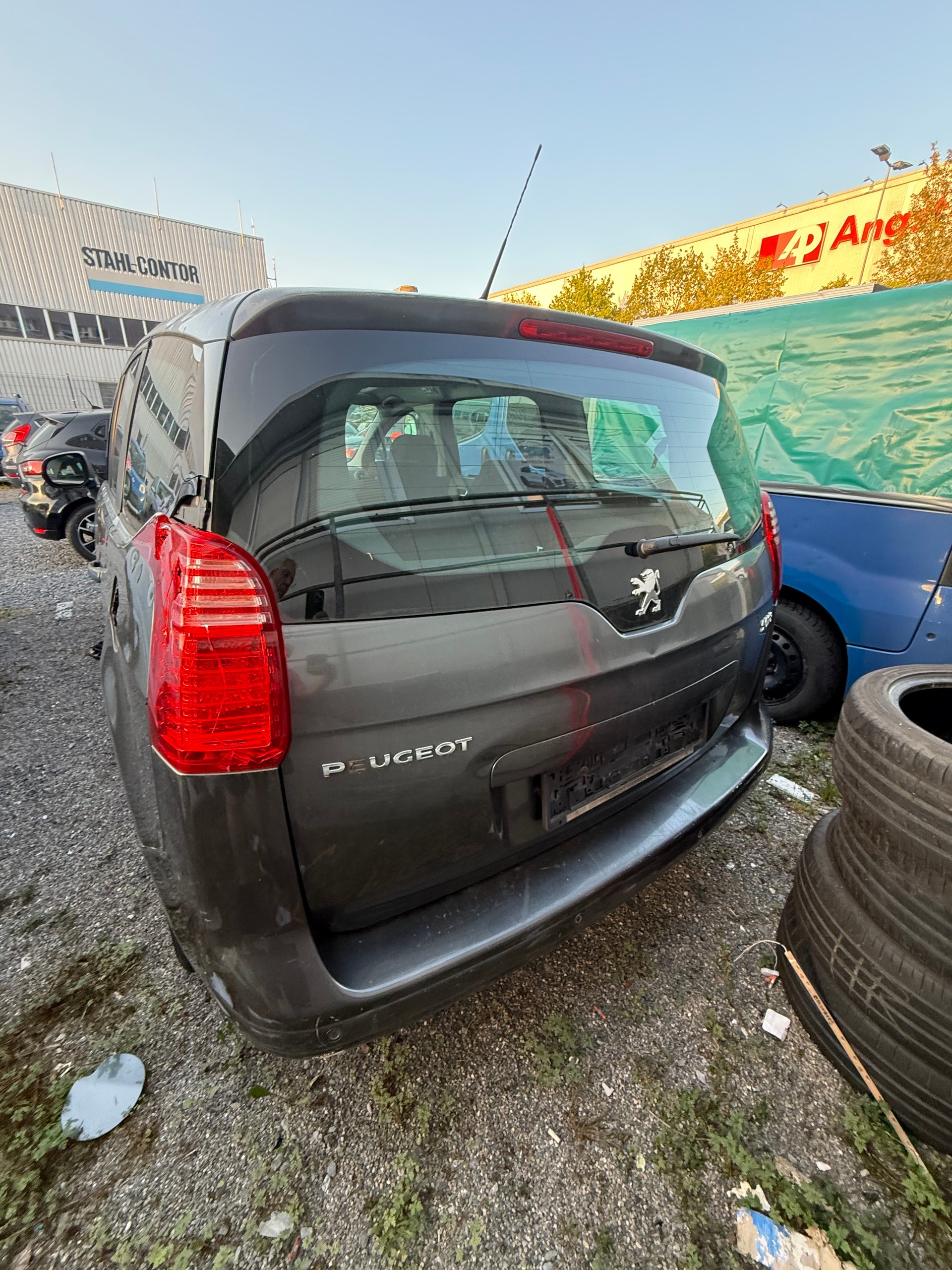 PEUGEOT 5008 2.0 HDI Business-image-2