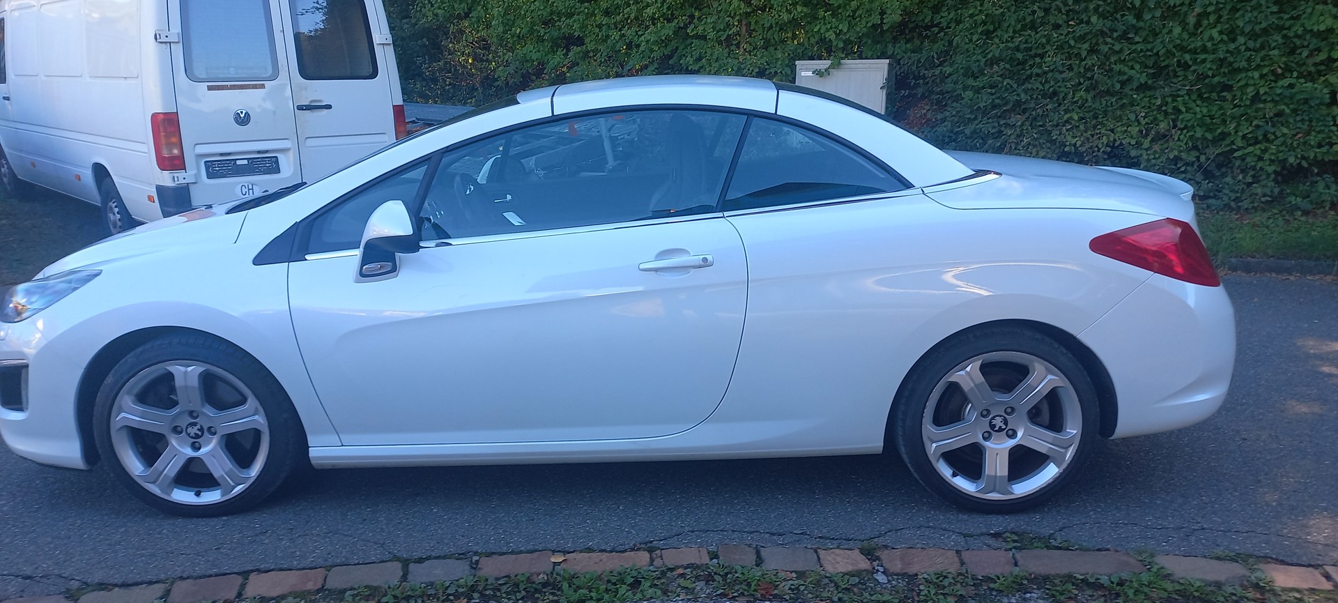 PEUGEOT 308 CC 1.6 16V Turbo R.Garros-image-13
