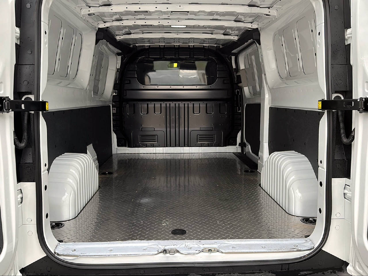MAXUS Deliver 7 Kaw. L2H1 2.0 TD Base-image-5