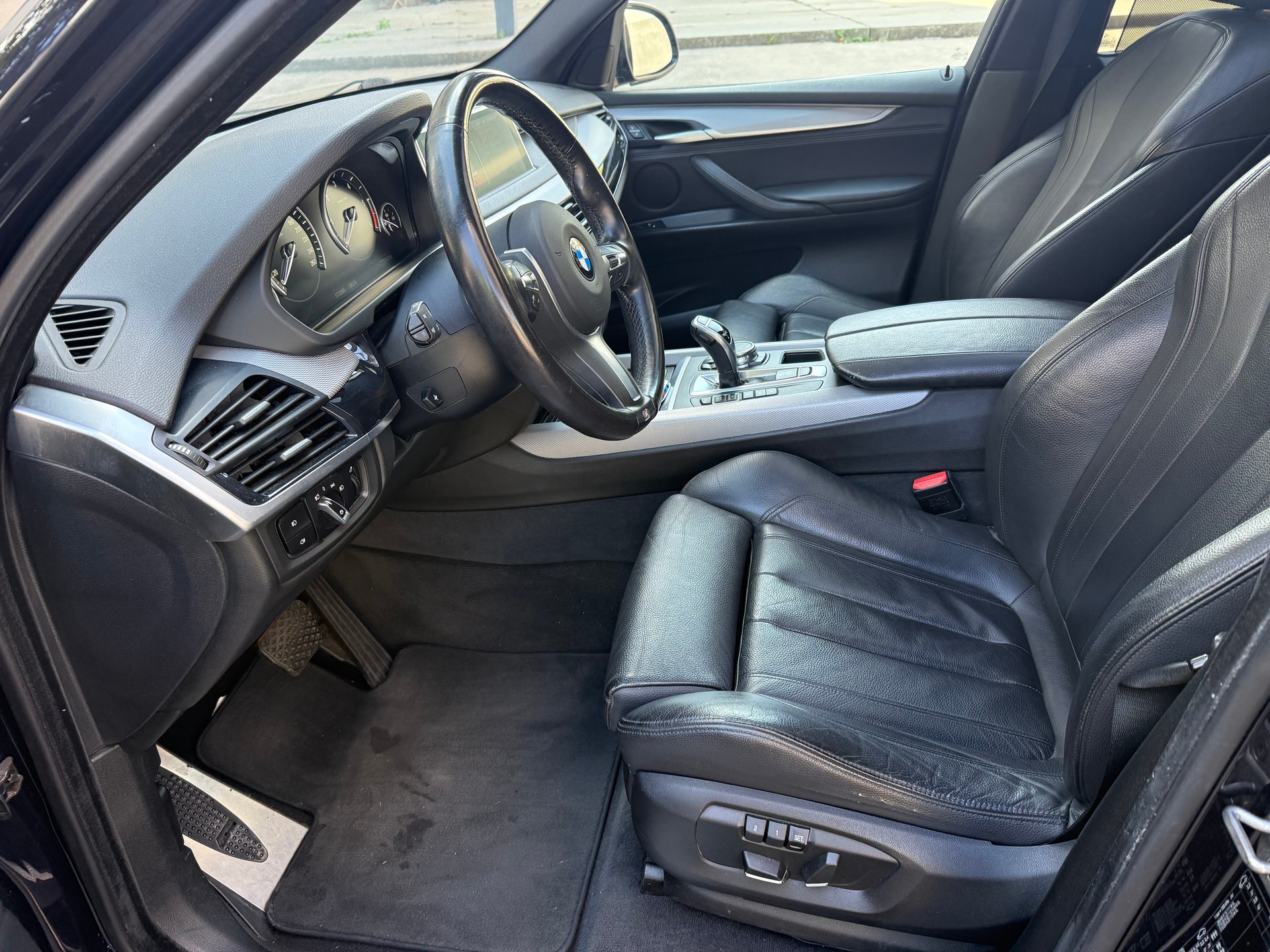 BMW X5 xDrive 30d Steptronic-image-6
