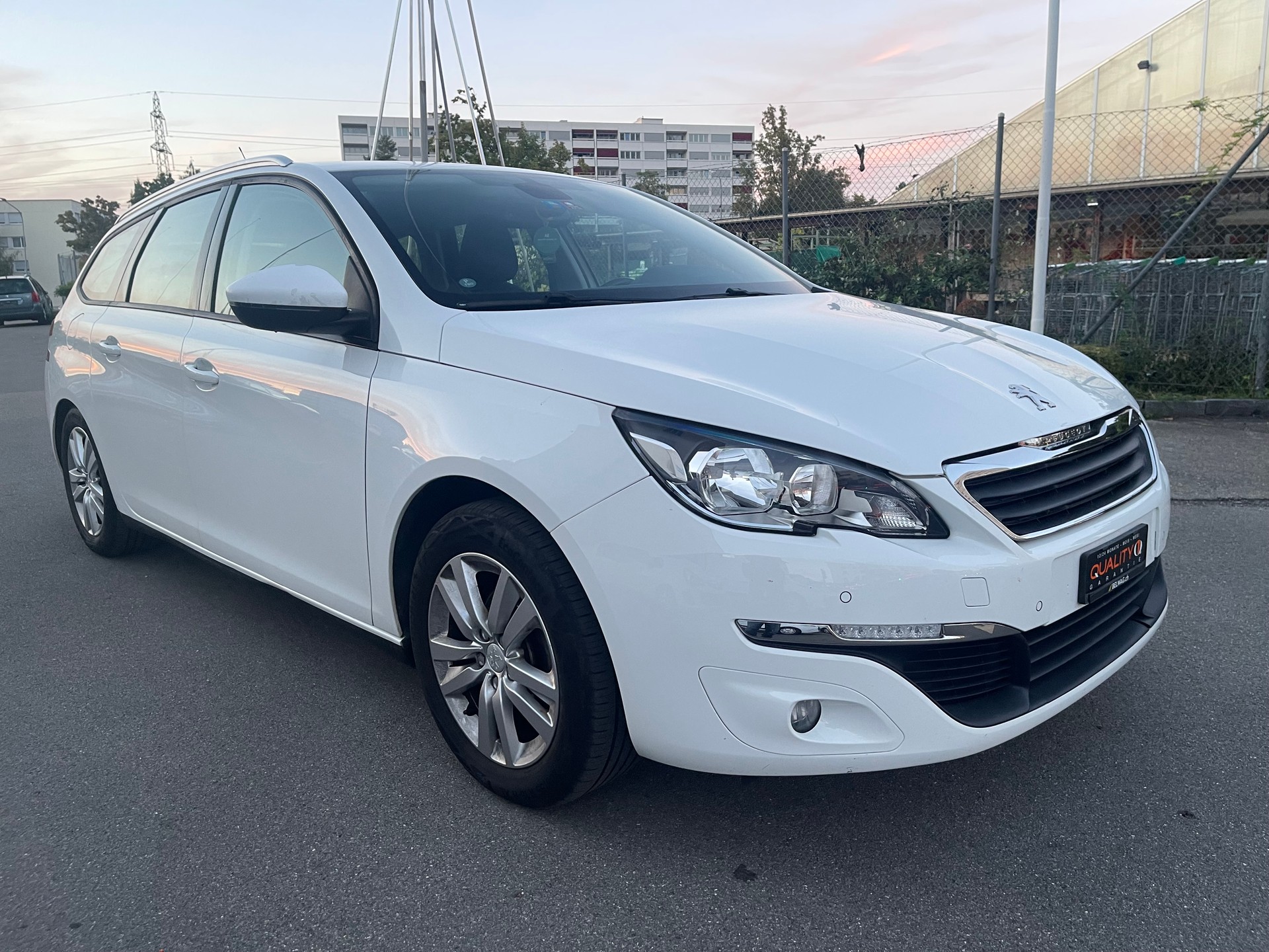 PEUGEOT 308 SW 1.6 BlueHDI Allure-image-0