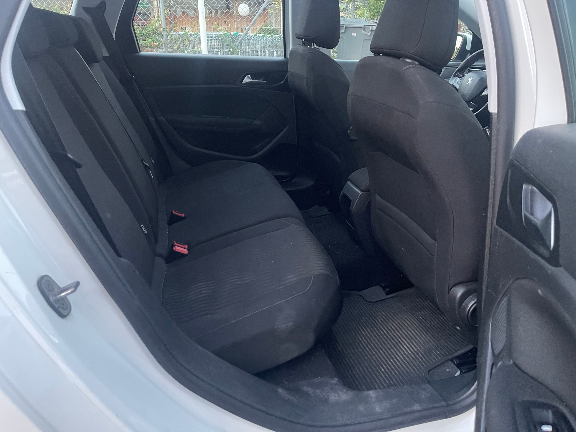 PEUGEOT 308 SW 1.6 BlueHDI Allure-image-6