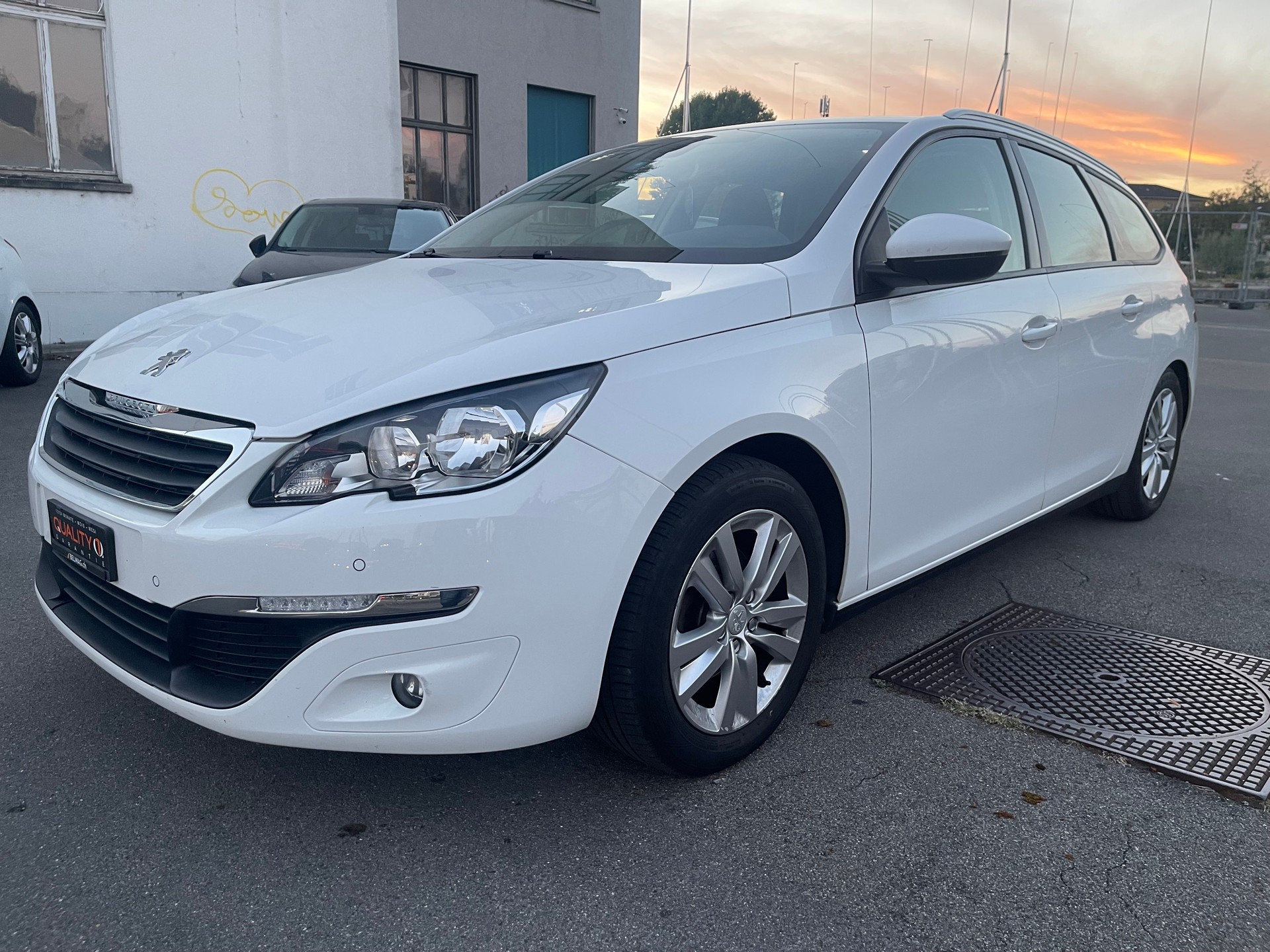 PEUGEOT 308 SW 1.6 BlueHDI Allure-image-1