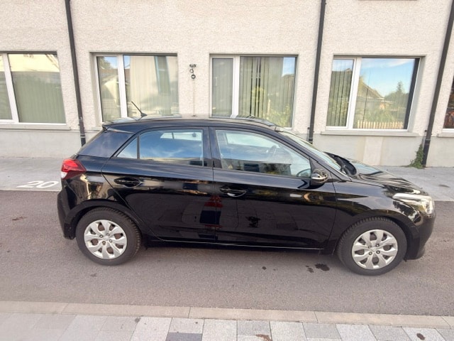 HYUNDAI i20 1.2 Plena-image-8