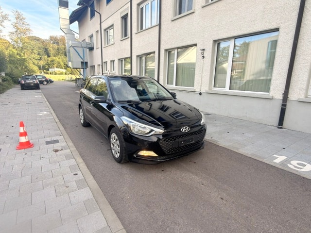 HYUNDAI i20 1.2 Plena-image-7