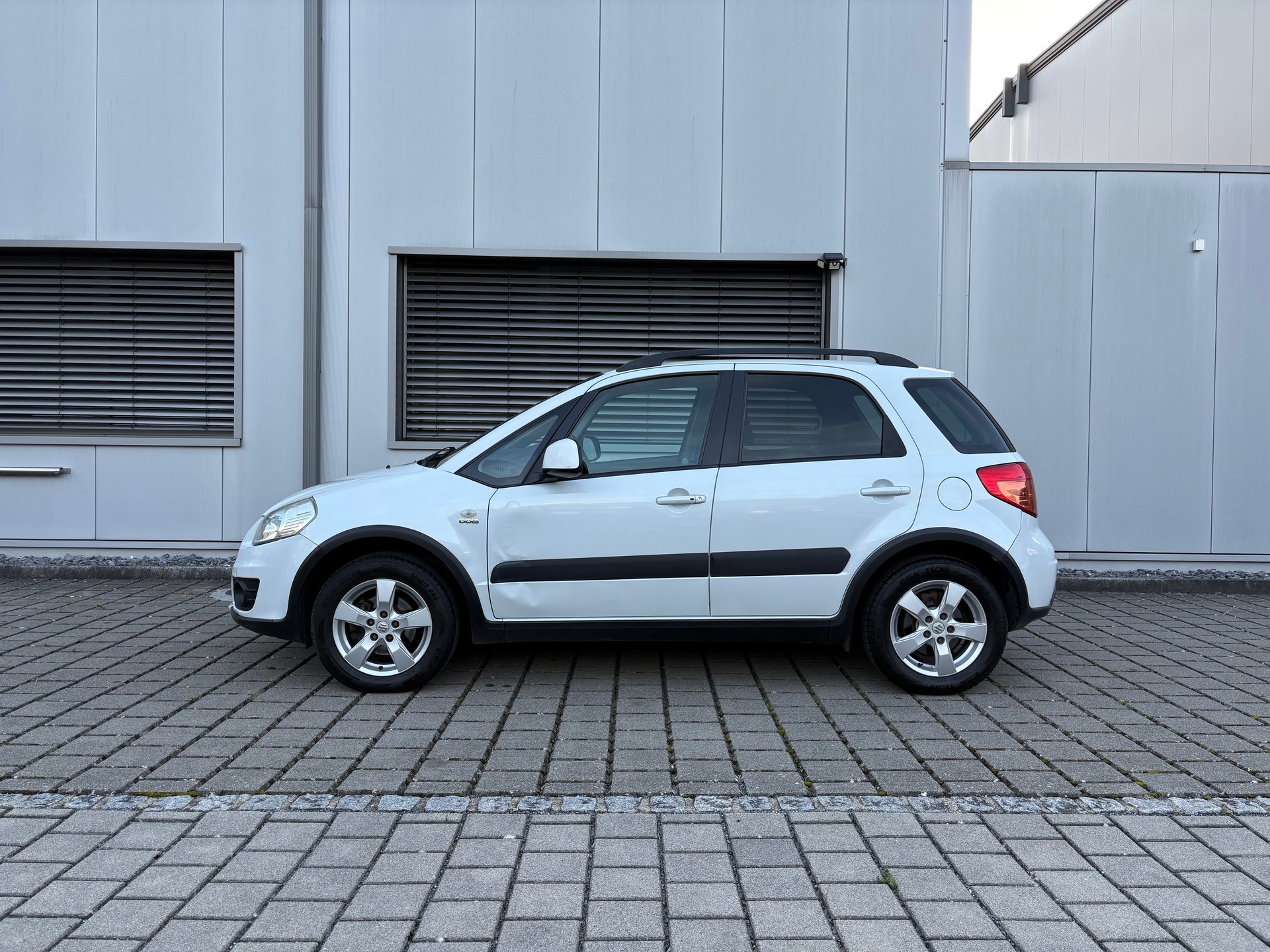 SUZUKI SX4 2.0 TD GL Top 4WD-image-10