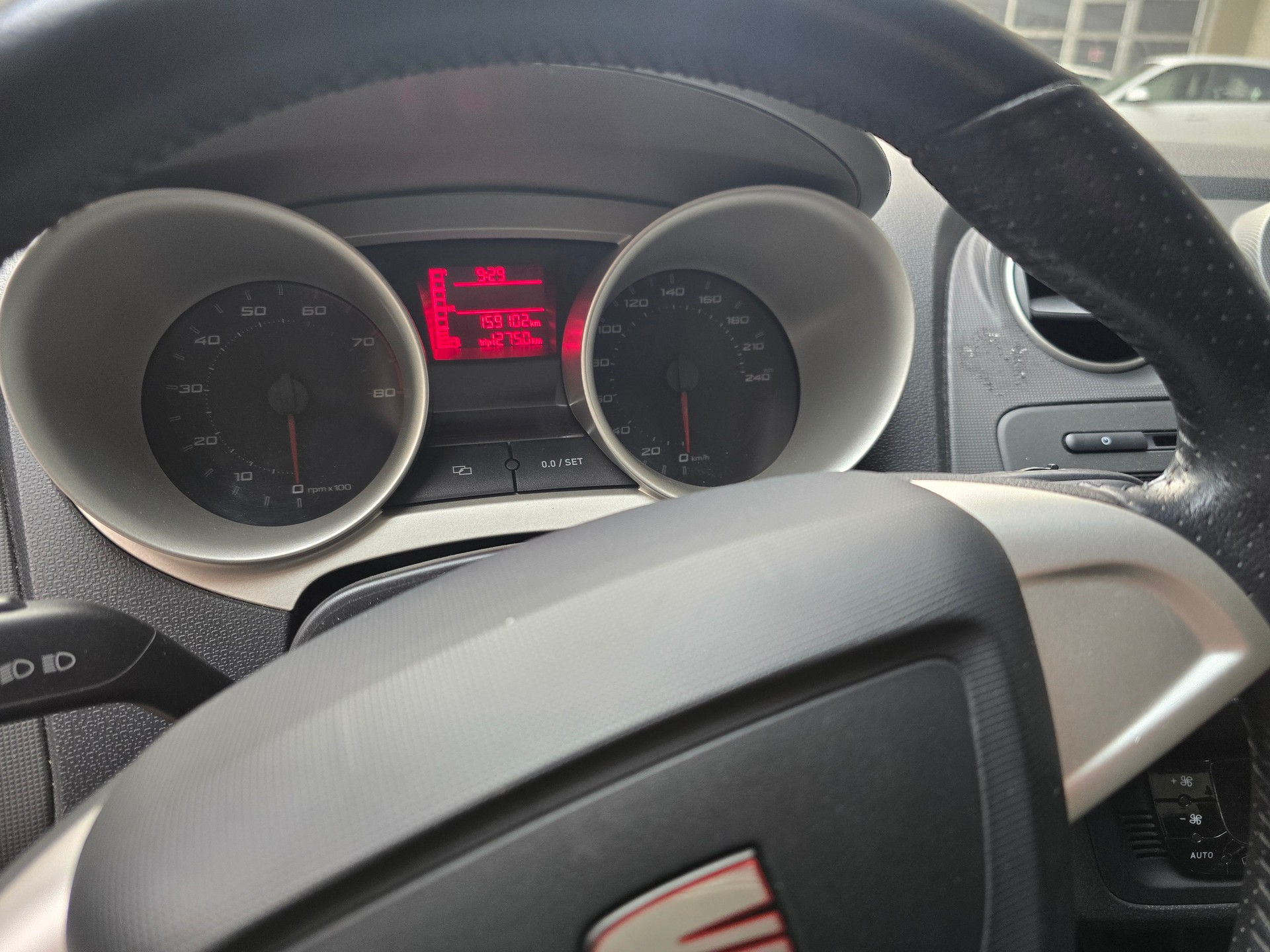 SEAT Ibiza 1.4 Sport-image-7