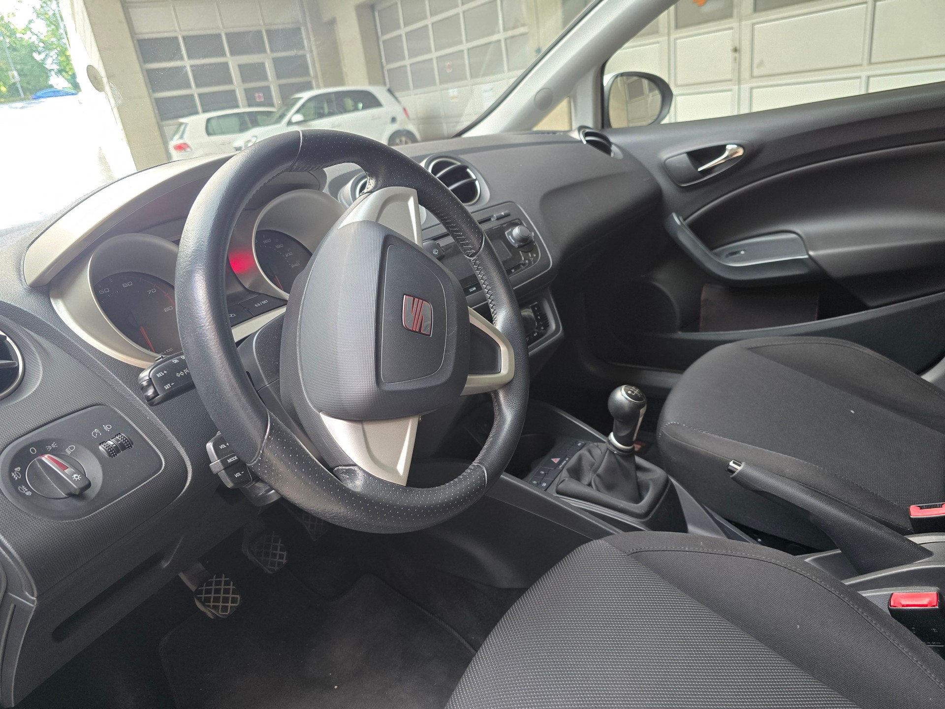 SEAT Ibiza 1.4 Sport-image-4