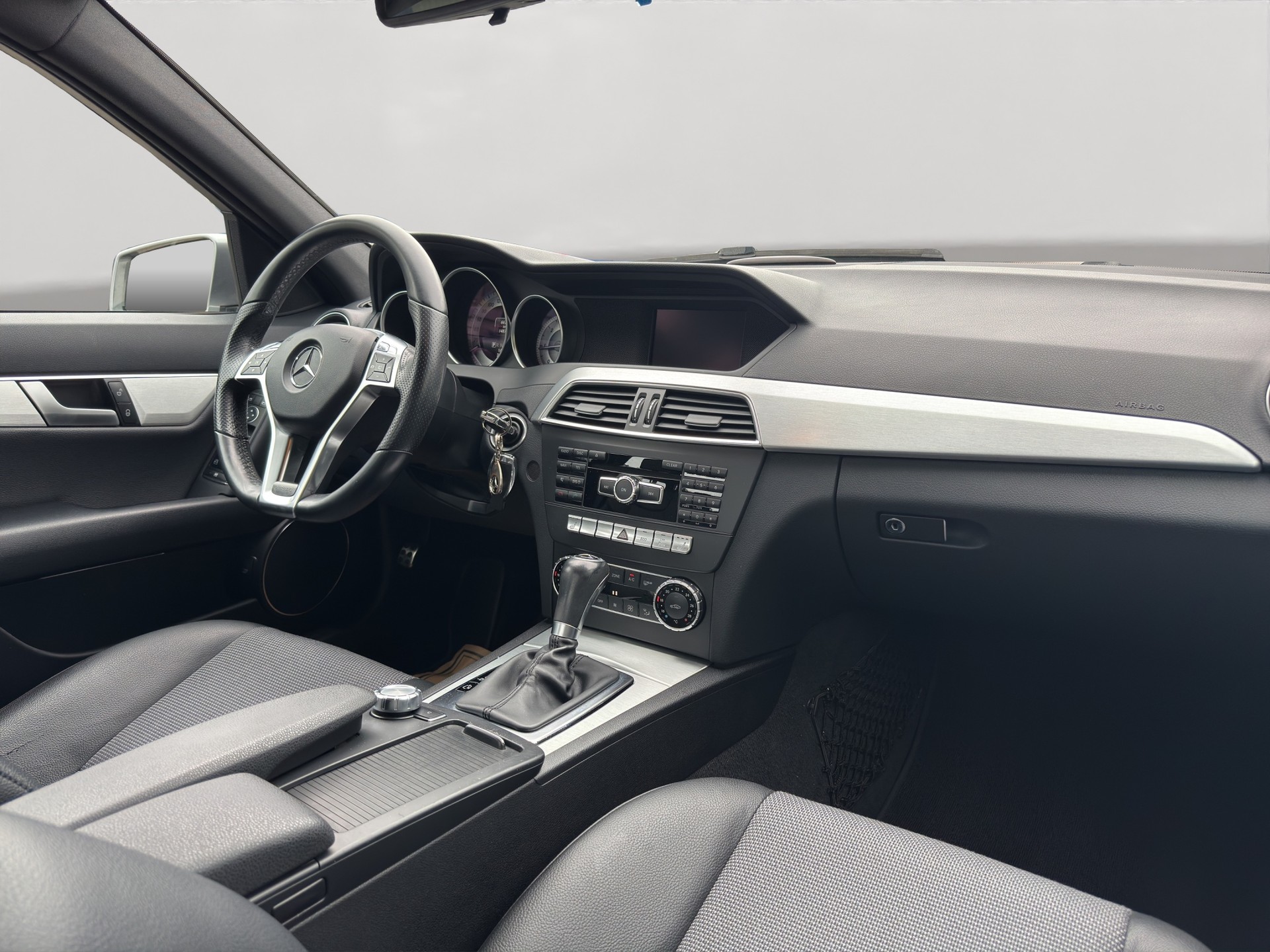 MERCEDES-BENZ C 220 CDI AMG Line 7G-Tronic-image-13