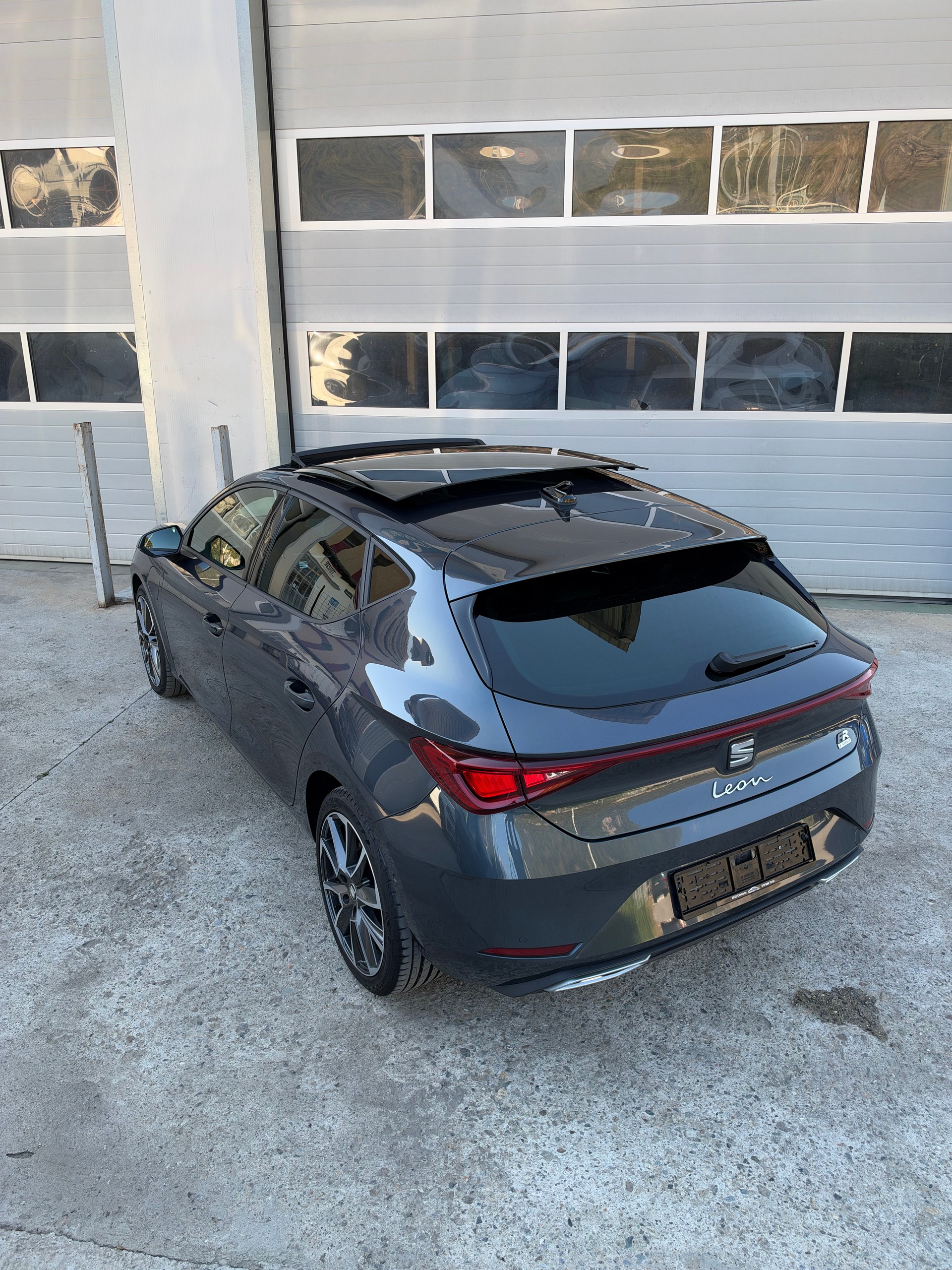 SEAT Leon 1.4 eHybrid pHEV DSG Hola FR-image-4