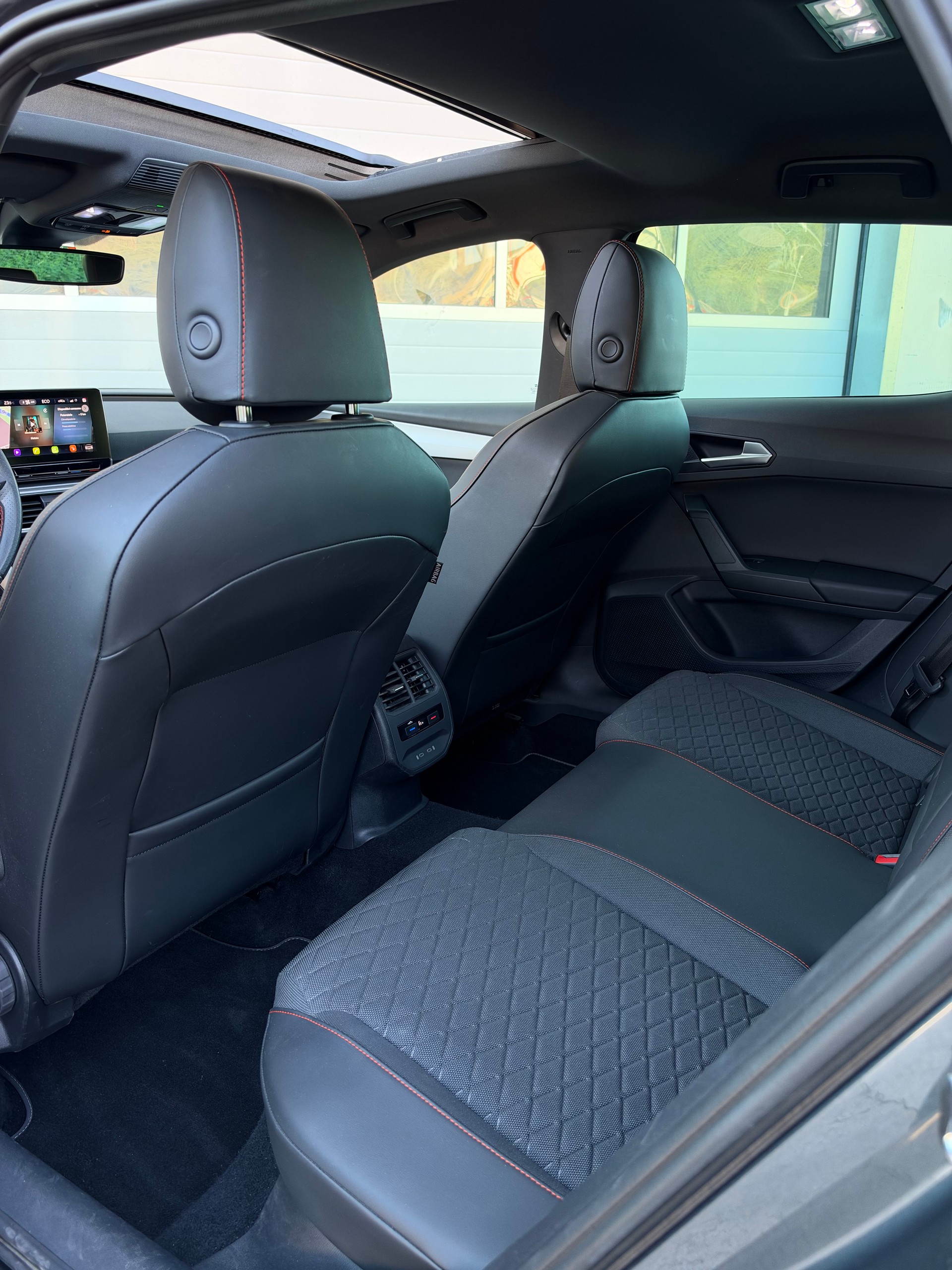 SEAT Leon 1.4 eHybrid pHEV DSG Hola FR-image-12