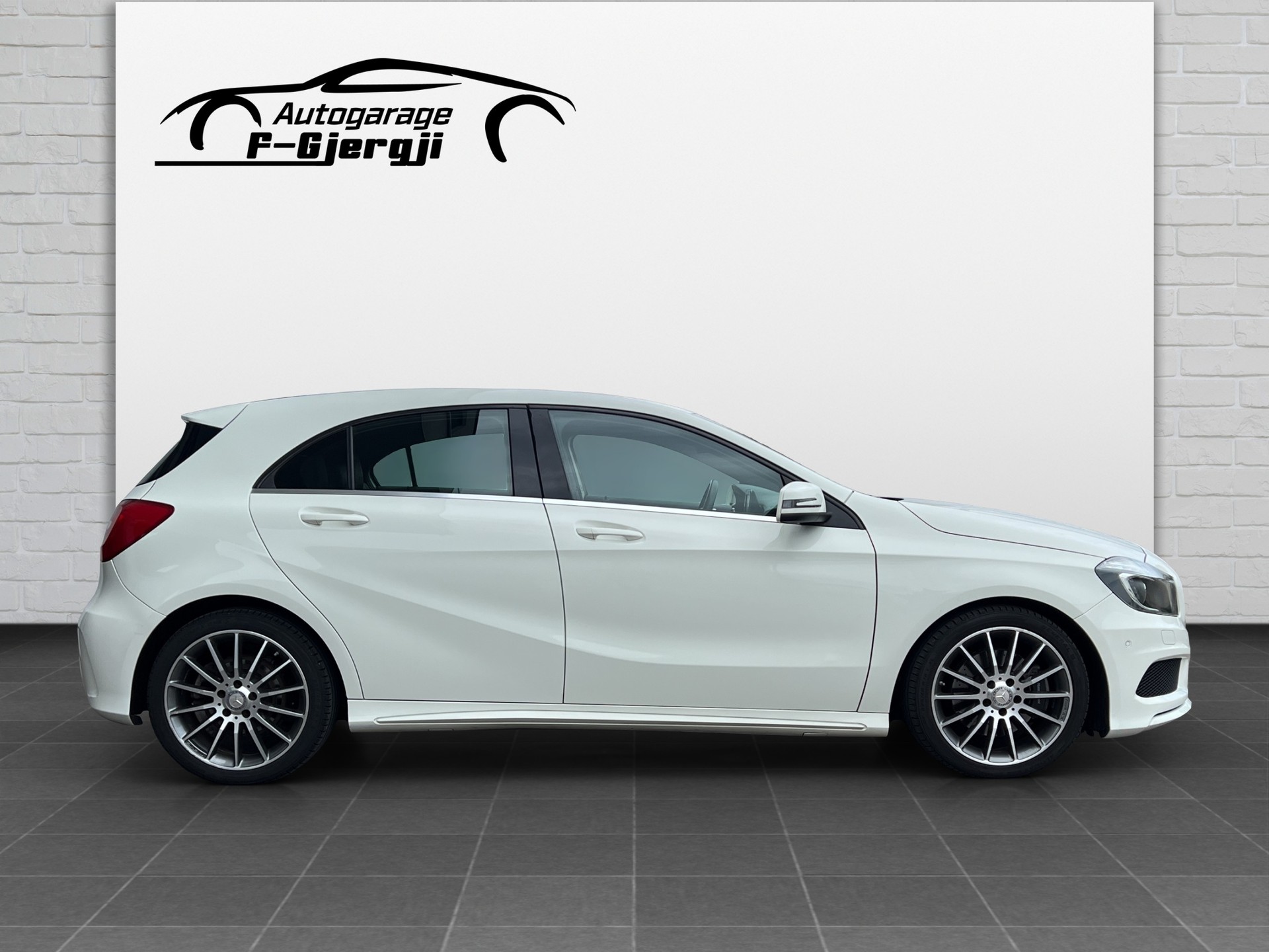 MERCEDES-BENZ A 250 AMG Line 4Matic 7G-DCT-image-6