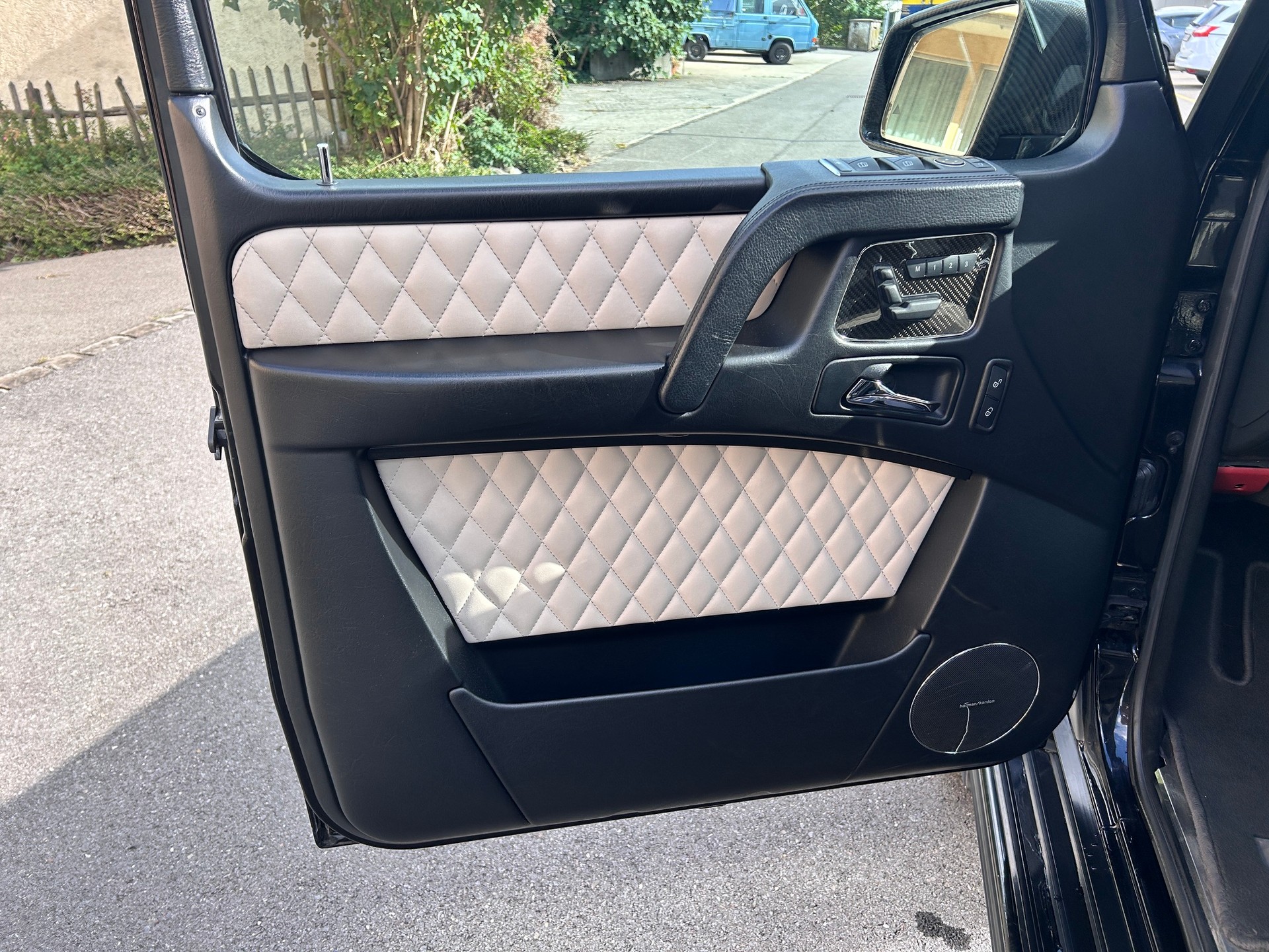 MERCEDES-BENZ G 63 AMG Automatic-image-9