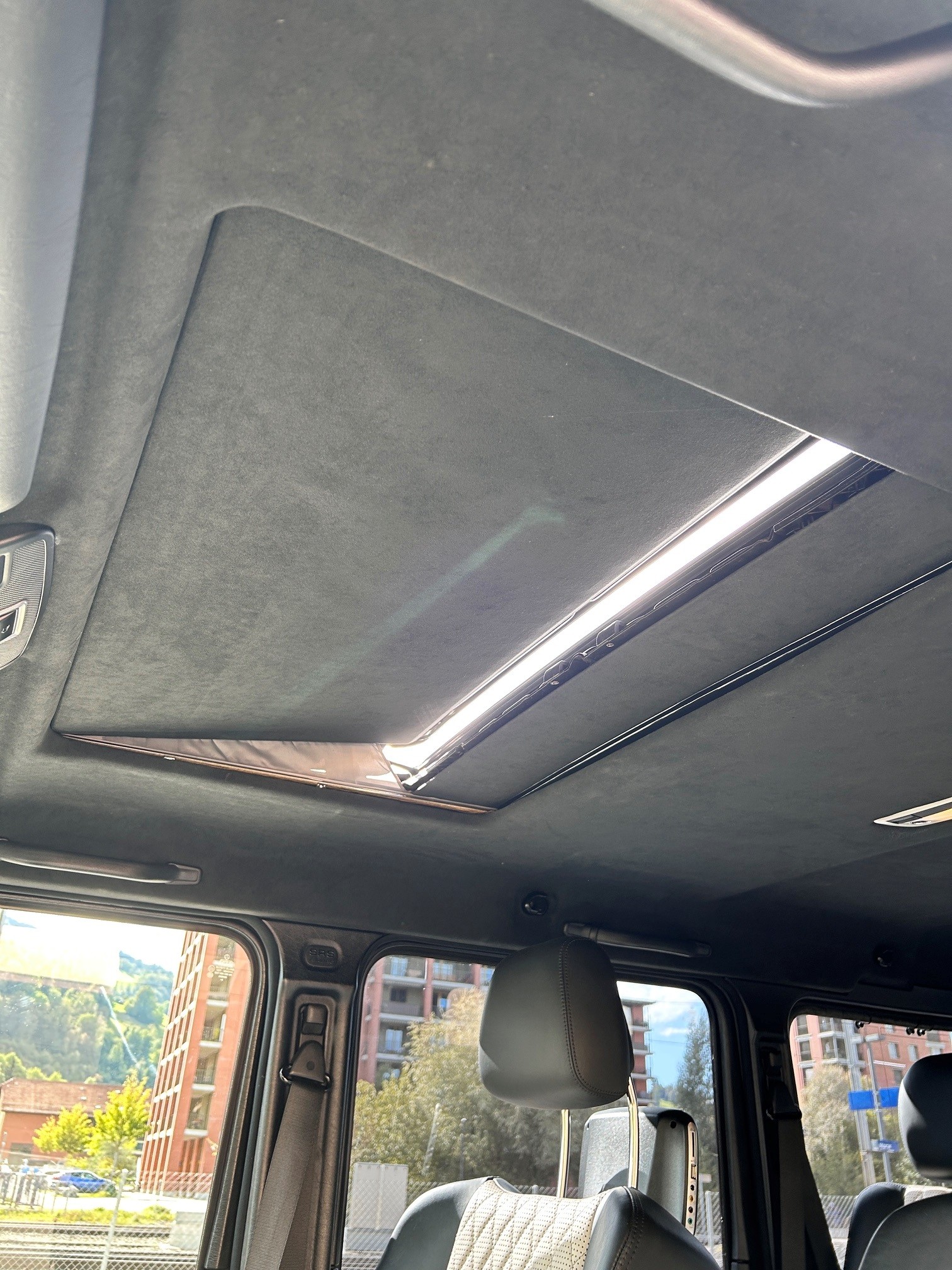 MERCEDES-BENZ G 63 AMG Automatic-image-15