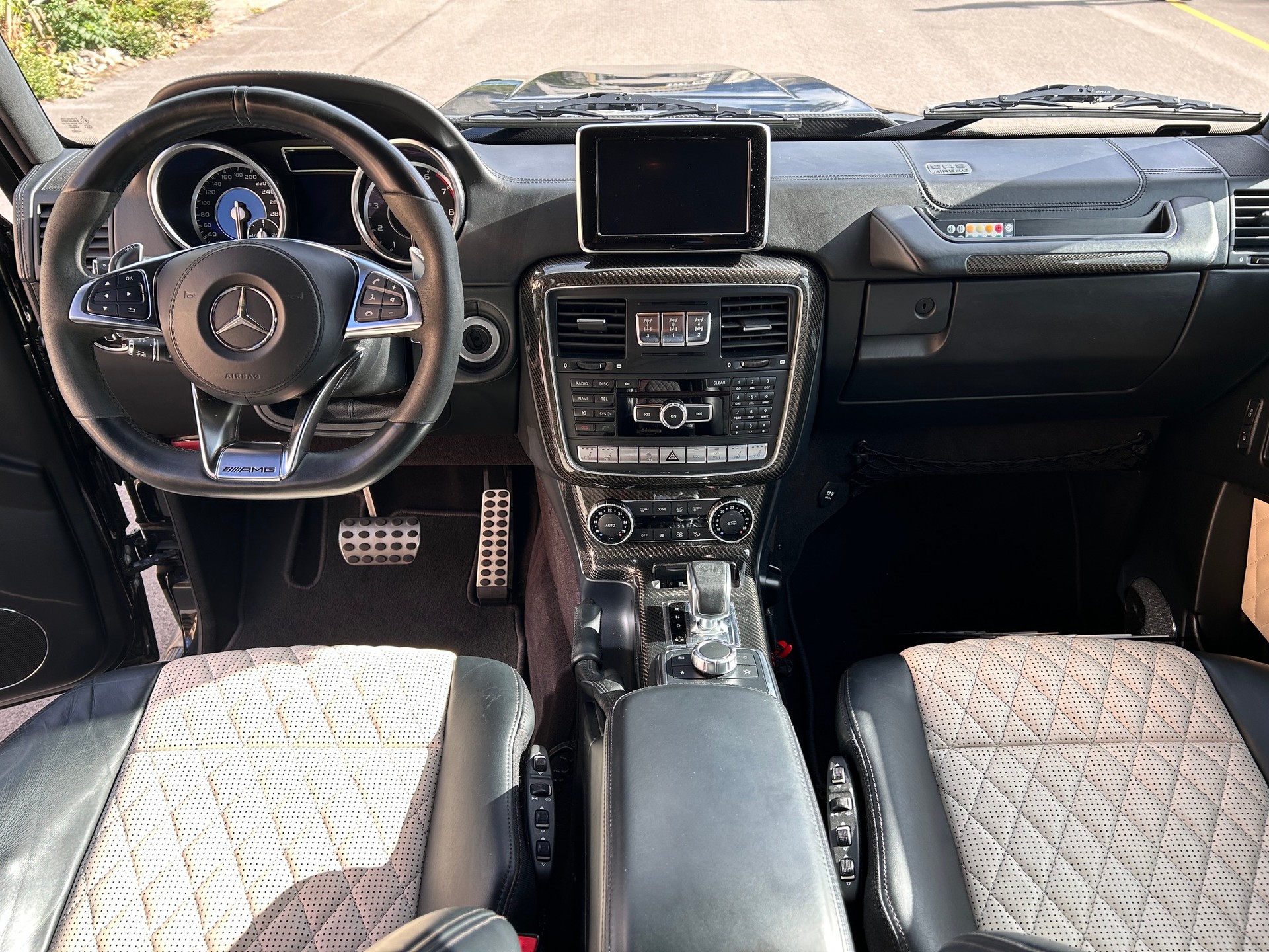 MERCEDES-BENZ G 63 AMG Automatic-image-12