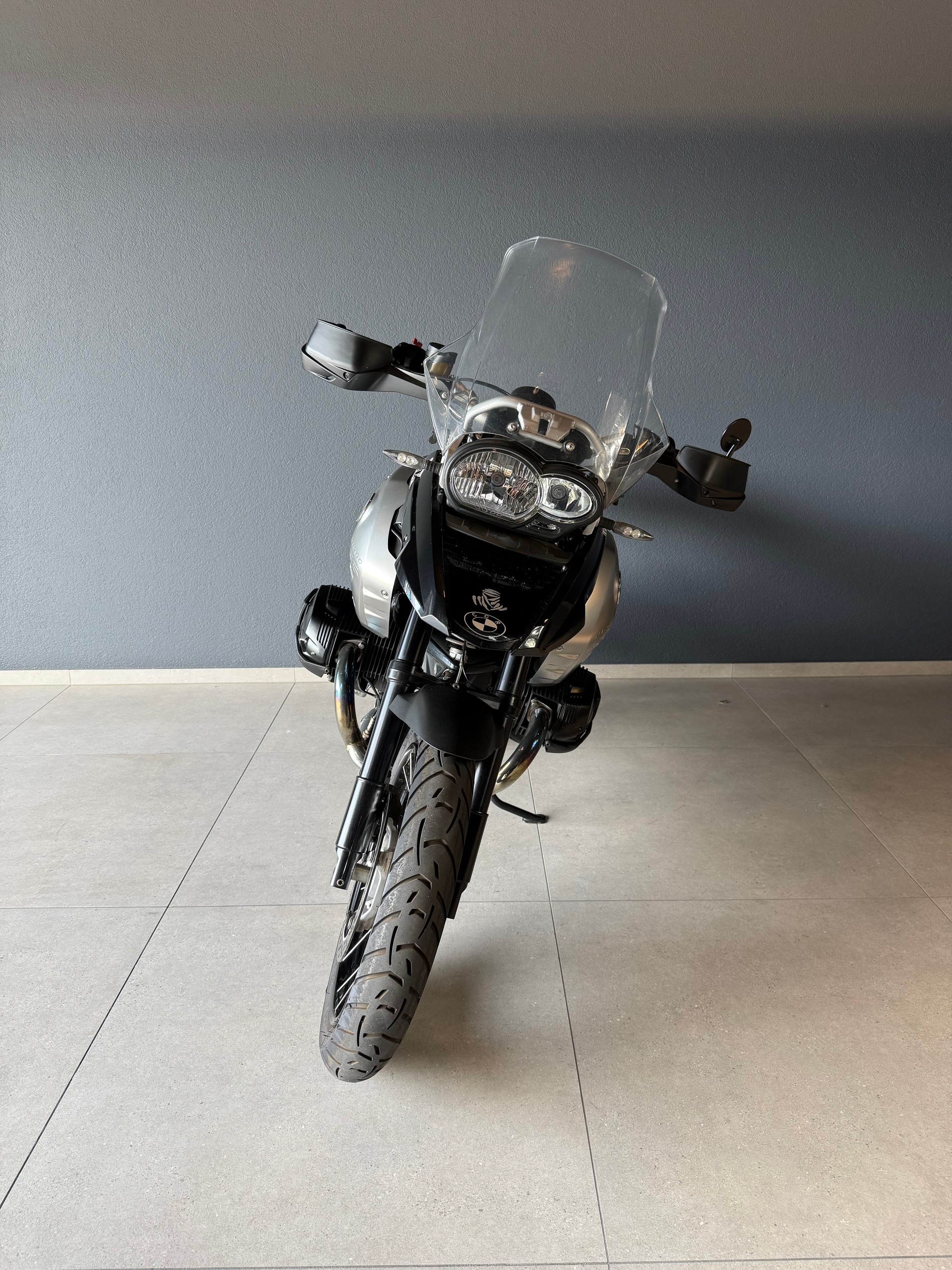 BMW R 1200 GS Triple Black ABS-showroom-element-2