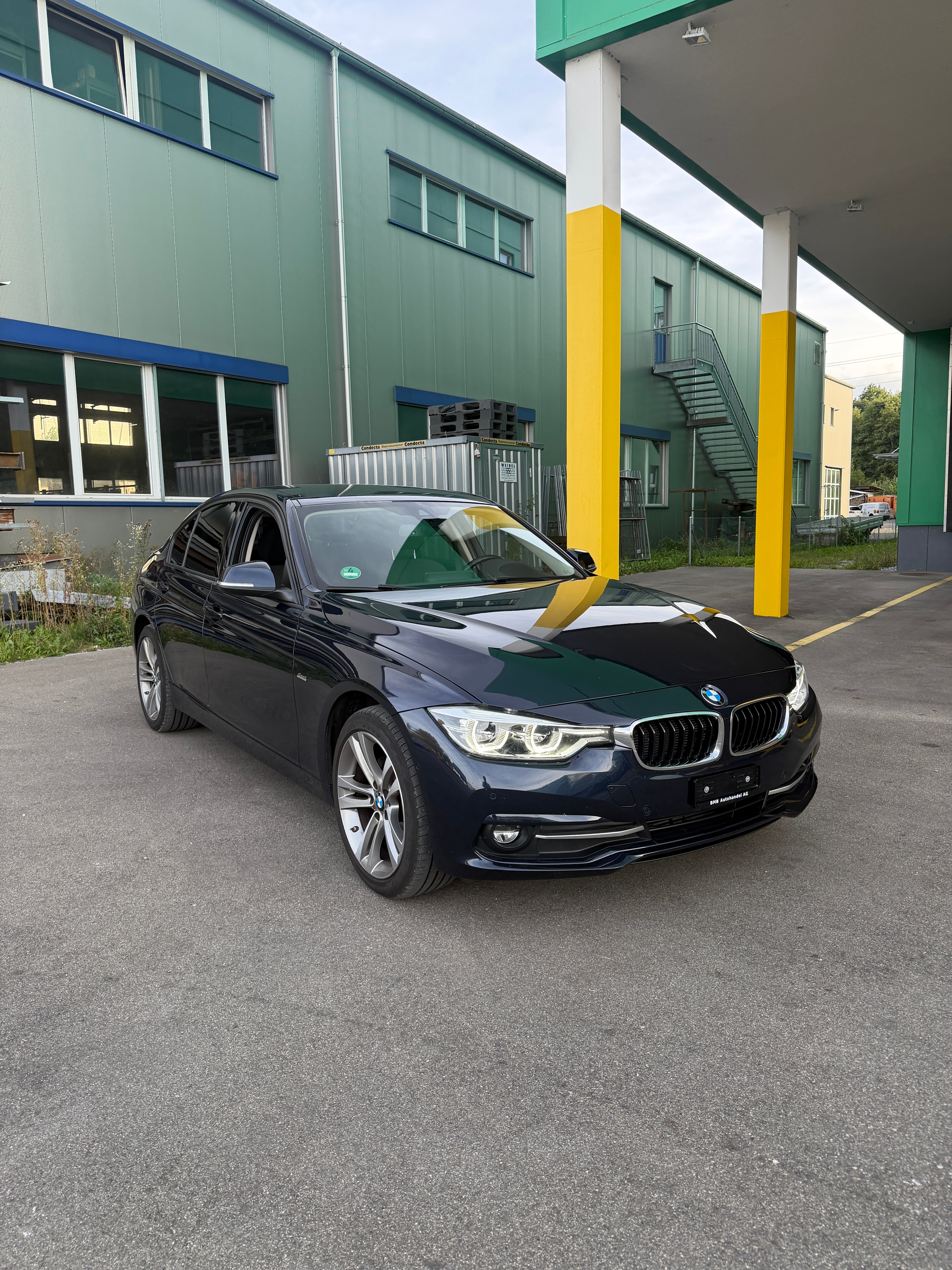 Car photo