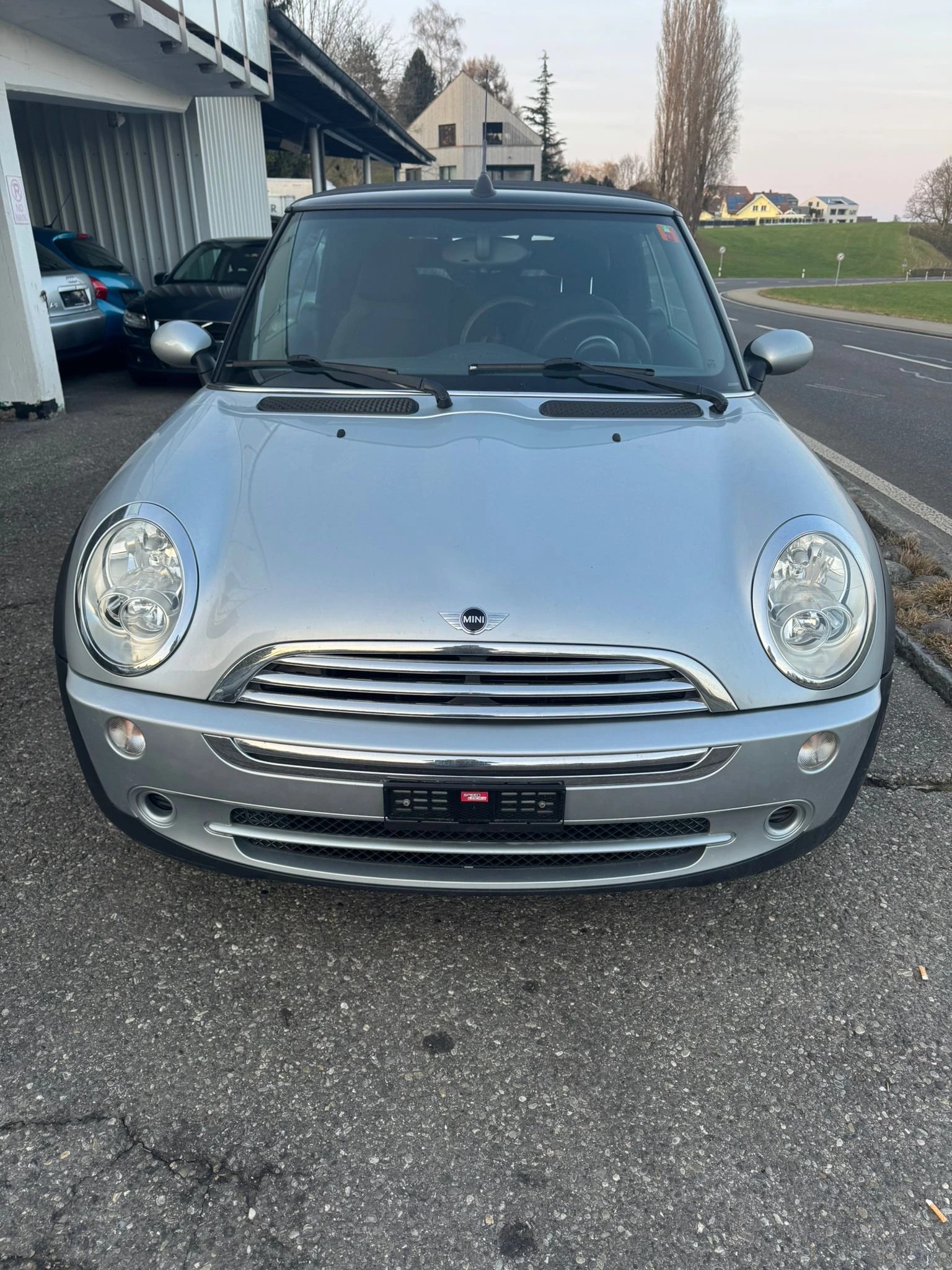 MINI Cooper Cabriolet-image-1