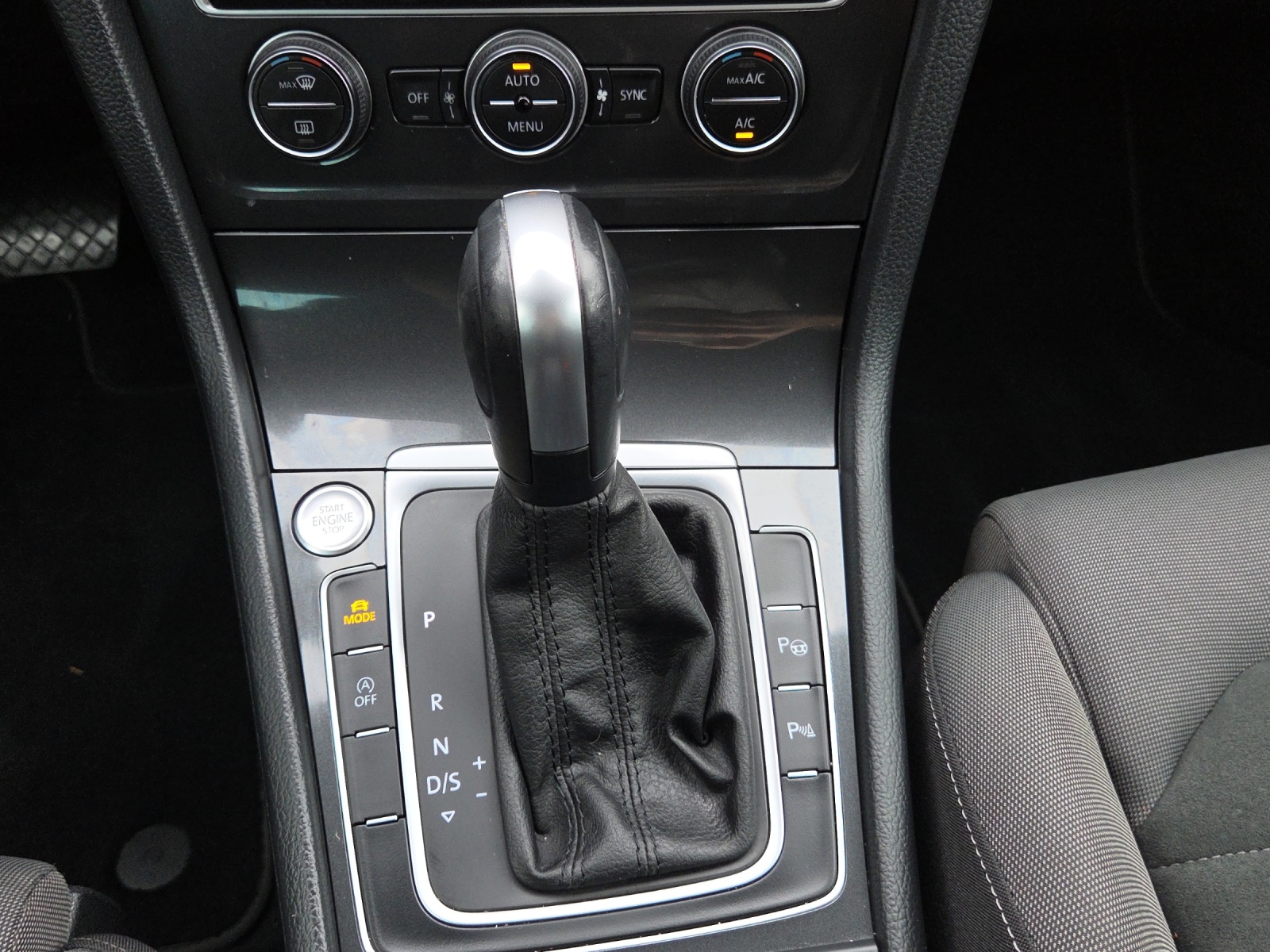VW Golf 1.5TSI EVO Edition45-image-17