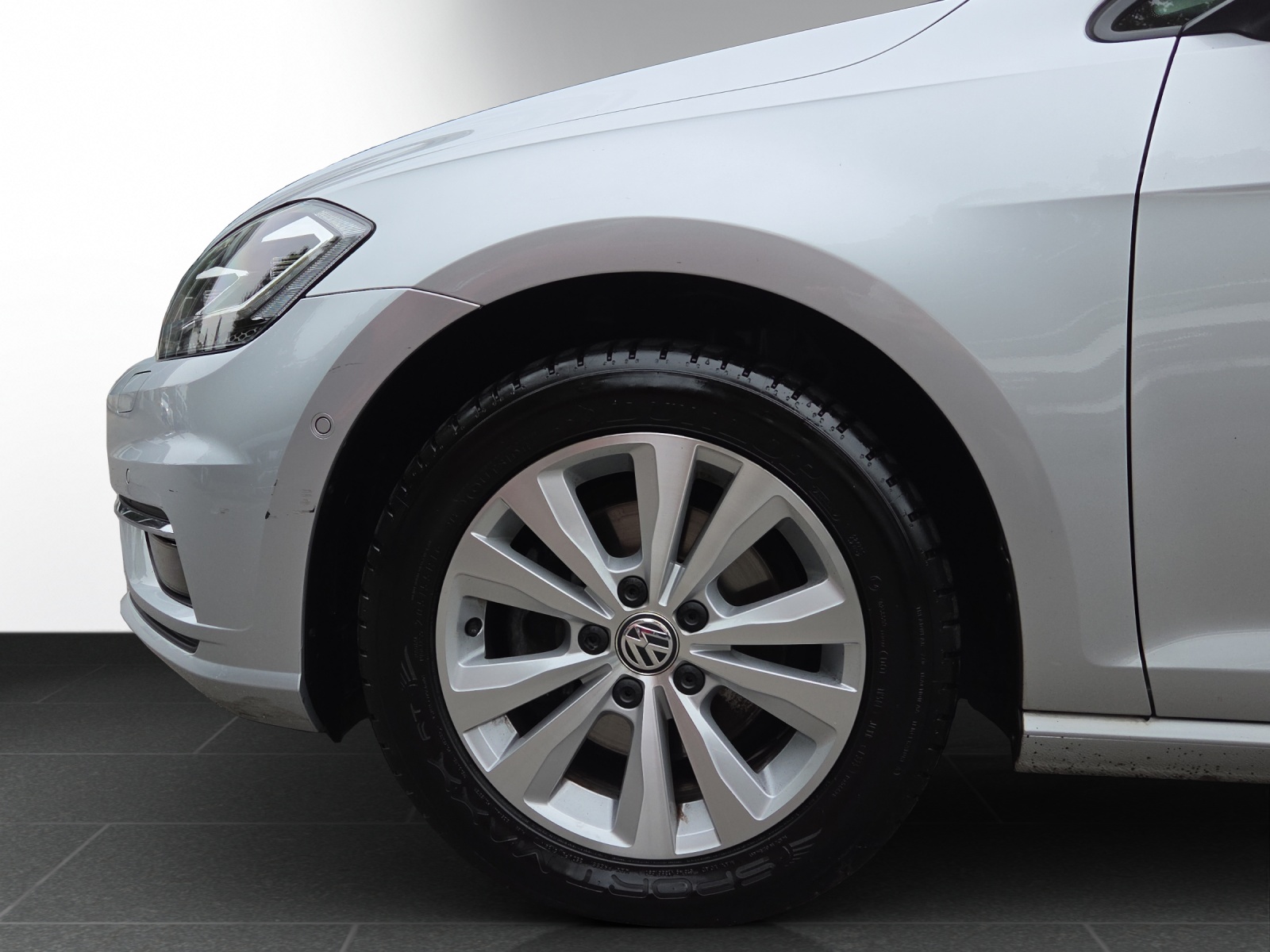 VW Golf 1.5TSI EVO Edition45-showroom-element-3