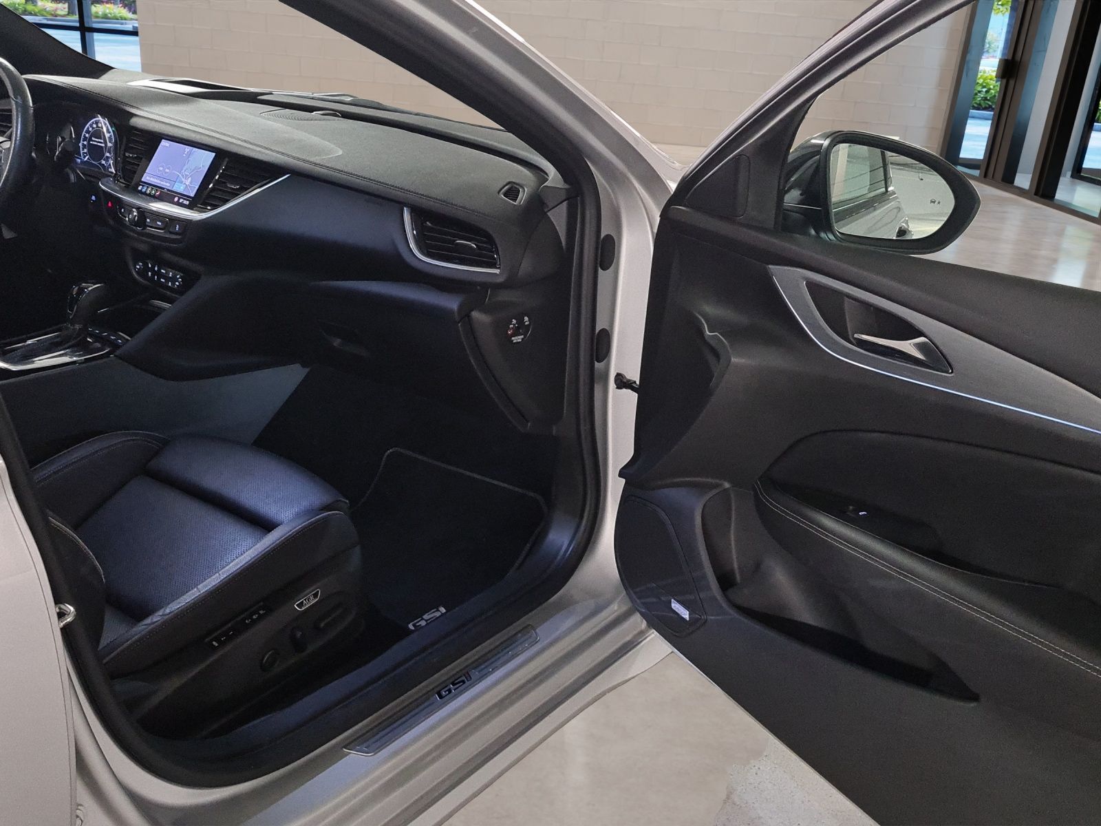 OPEL Insignia 2.0 T Sports Tourer GSi Automatic-image-12