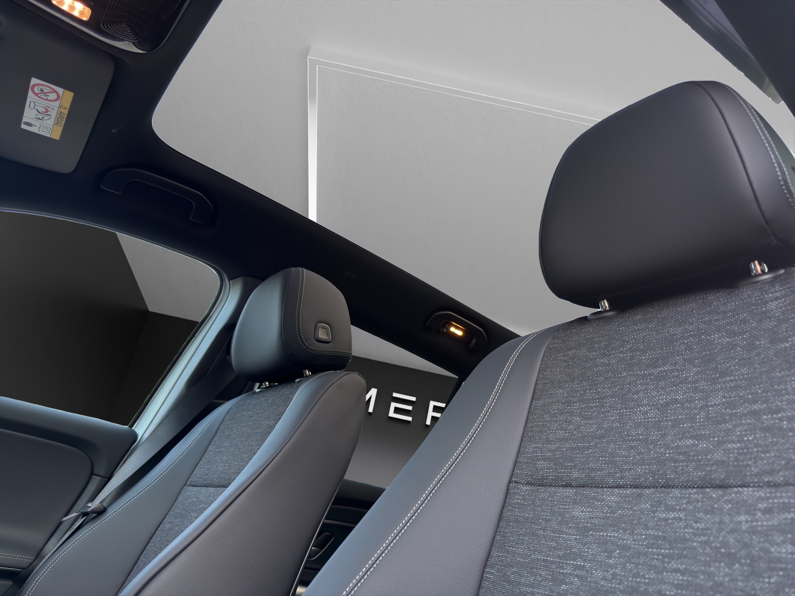 MERCEDES-BENZ GLB 350 85kWh EQ 4 Matic-image-13