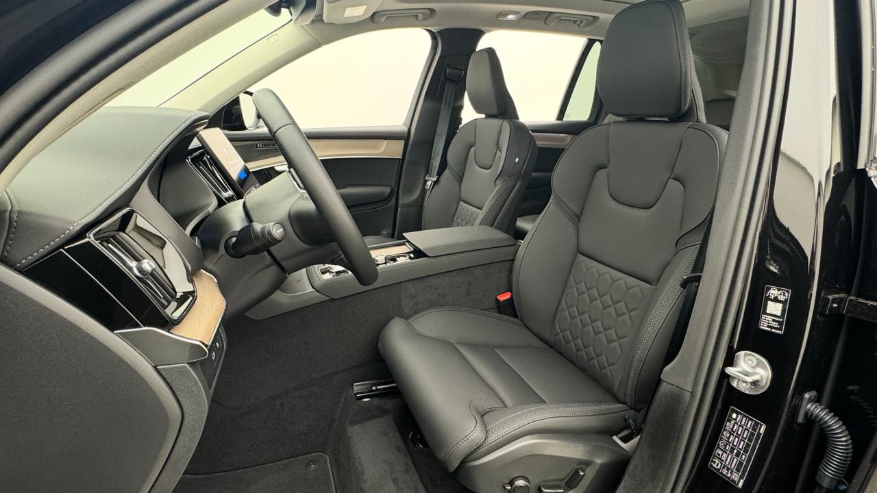 VOLVO XC90 T8 AWD PluginHybrid Plus Dark Geartronic-image-4