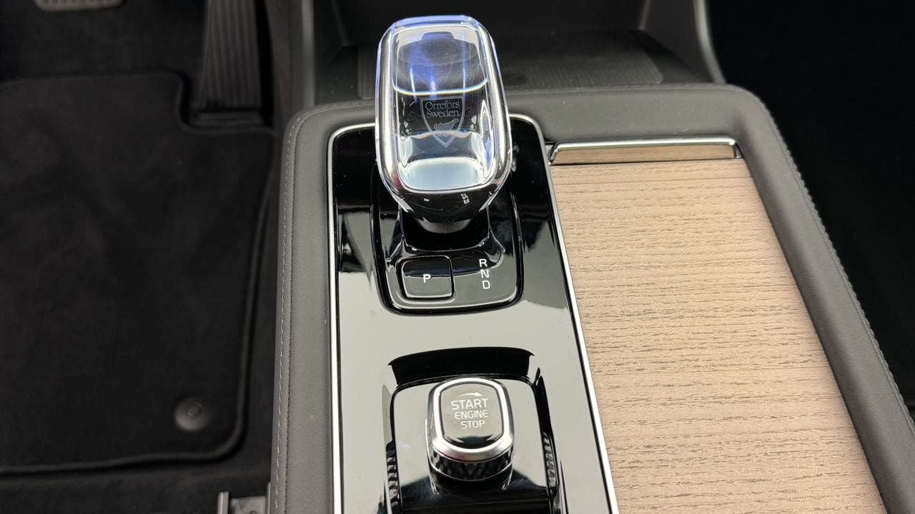 VOLVO XC90 T8 AWD PluginHybrid Plus Dark Geartronic-image-10