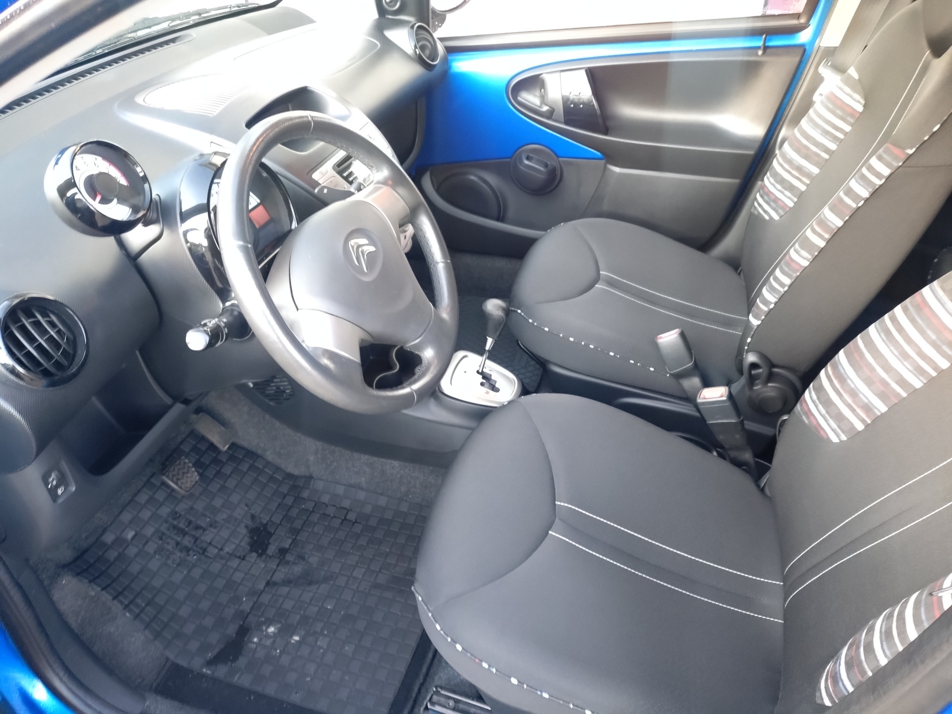 CITROEN C1 1.0i Exclusive EGS-image-7