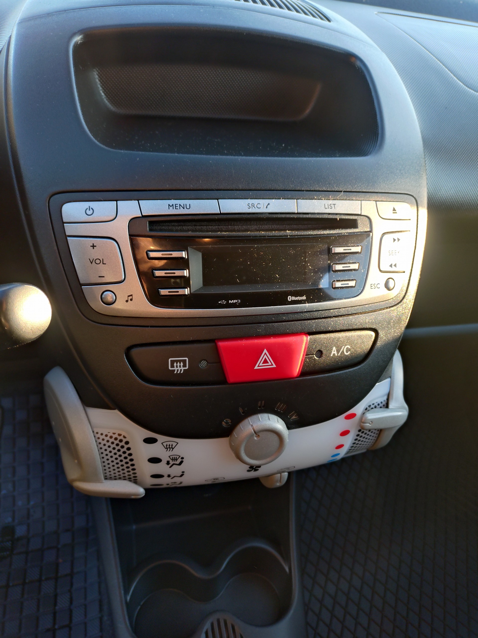 CITROEN C1 1.0i Exclusive EGS-image-8