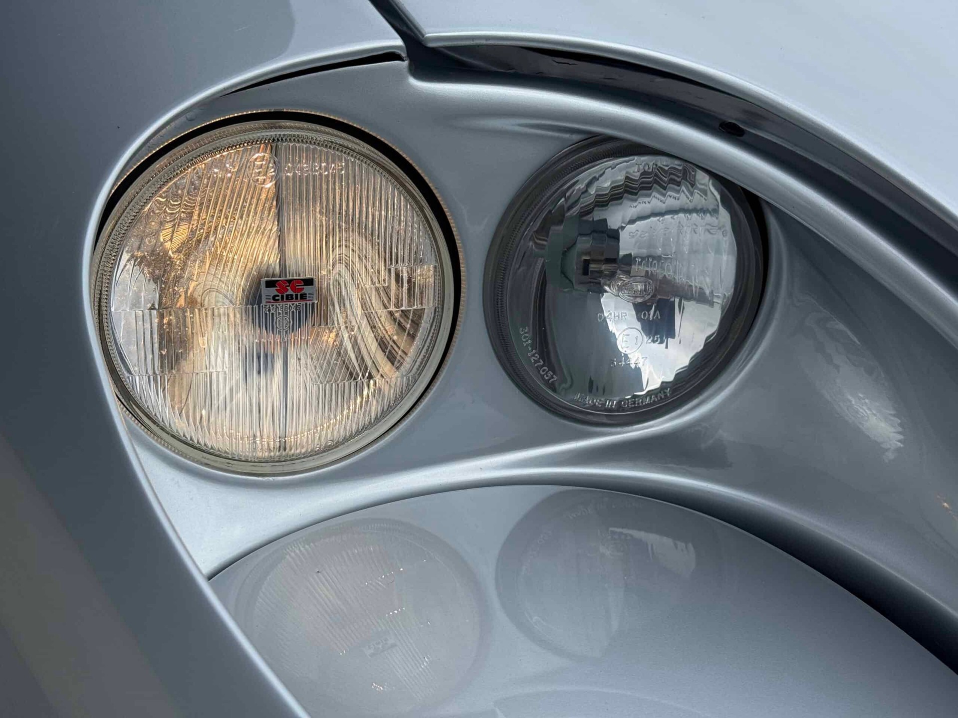JAGUAR XJ 220-image-13