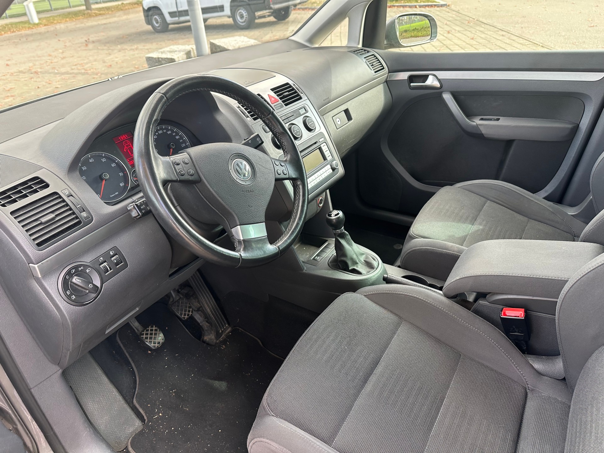 VW Touran 2.0 EcoFuel Conceptline-image-10
