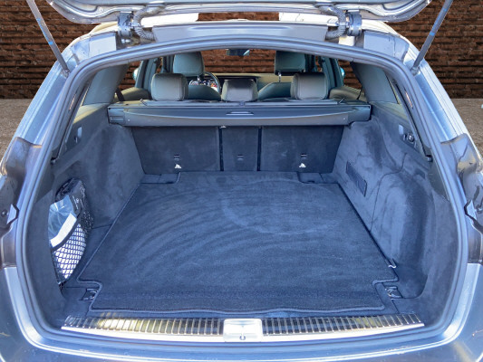 MERCEDES-BENZ E 220 d Swiss Star AMG 4M-image-6
