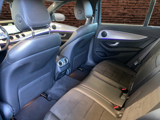 MERCEDES-BENZ E 220 d Swiss Star AMG 4M-image-12