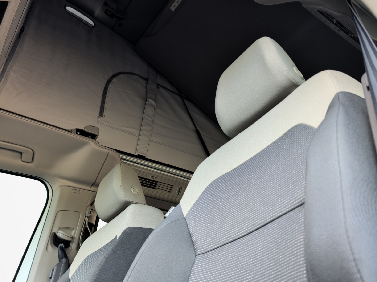 VW California eHybrid Beach Liberty 4Motion-image-16