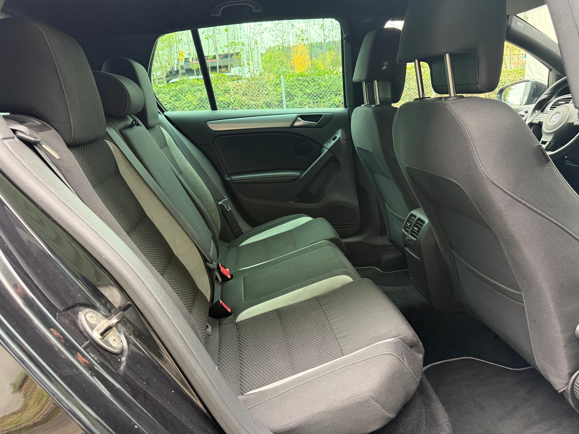 VW Golf 2.0 TSI R 4Motion DSG-image-9