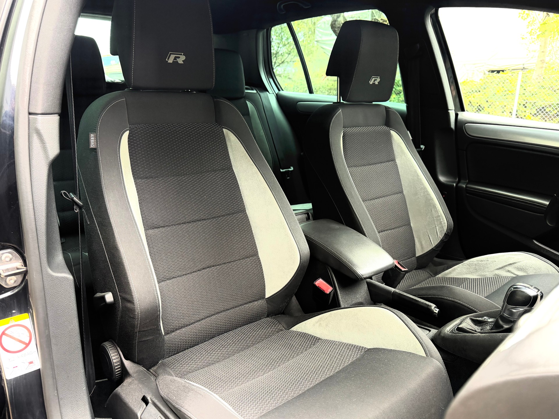 VW Golf 2.0 TSI R 4Motion DSG-image-8