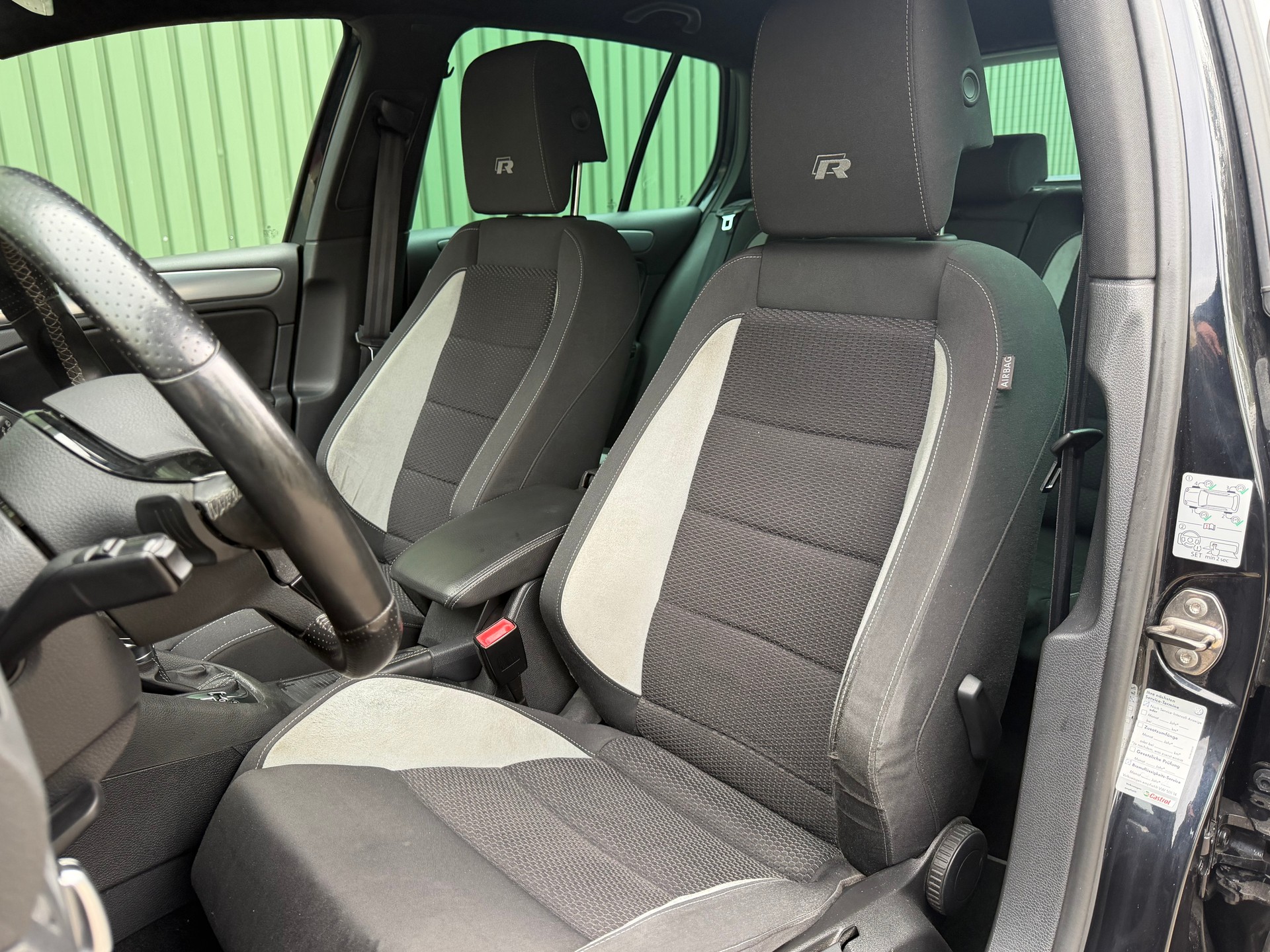 VW Golf 2.0 TSI R 4Motion DSG-image-7